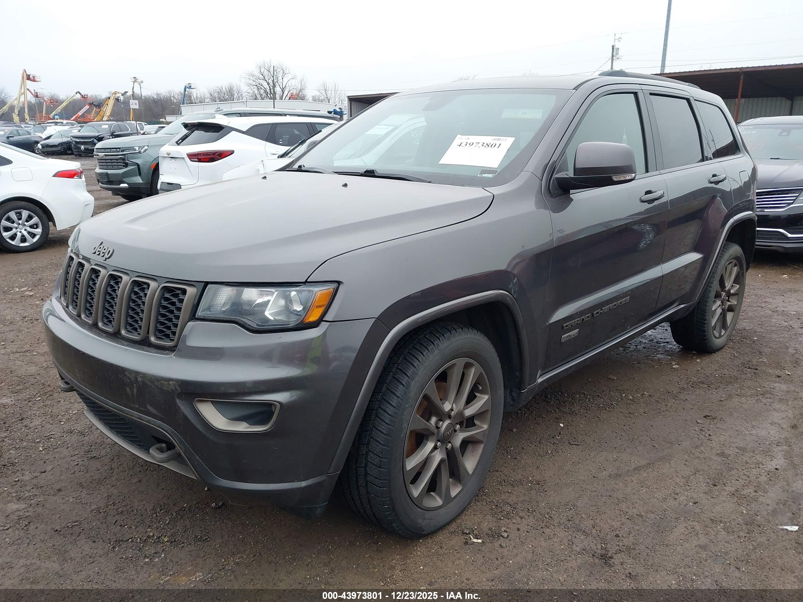 JEEP GRAND image 2