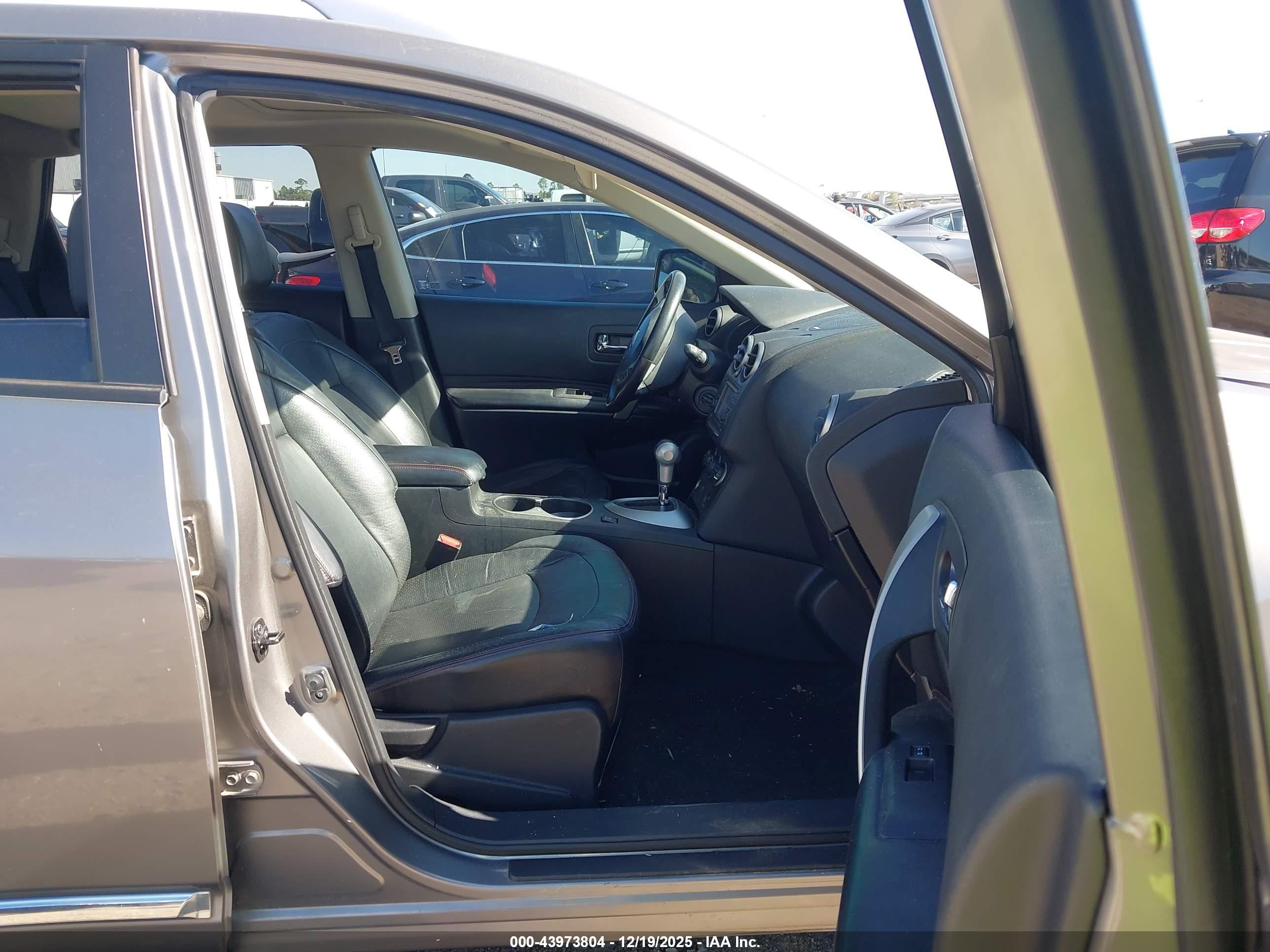 NISSAN ROGUE image 5