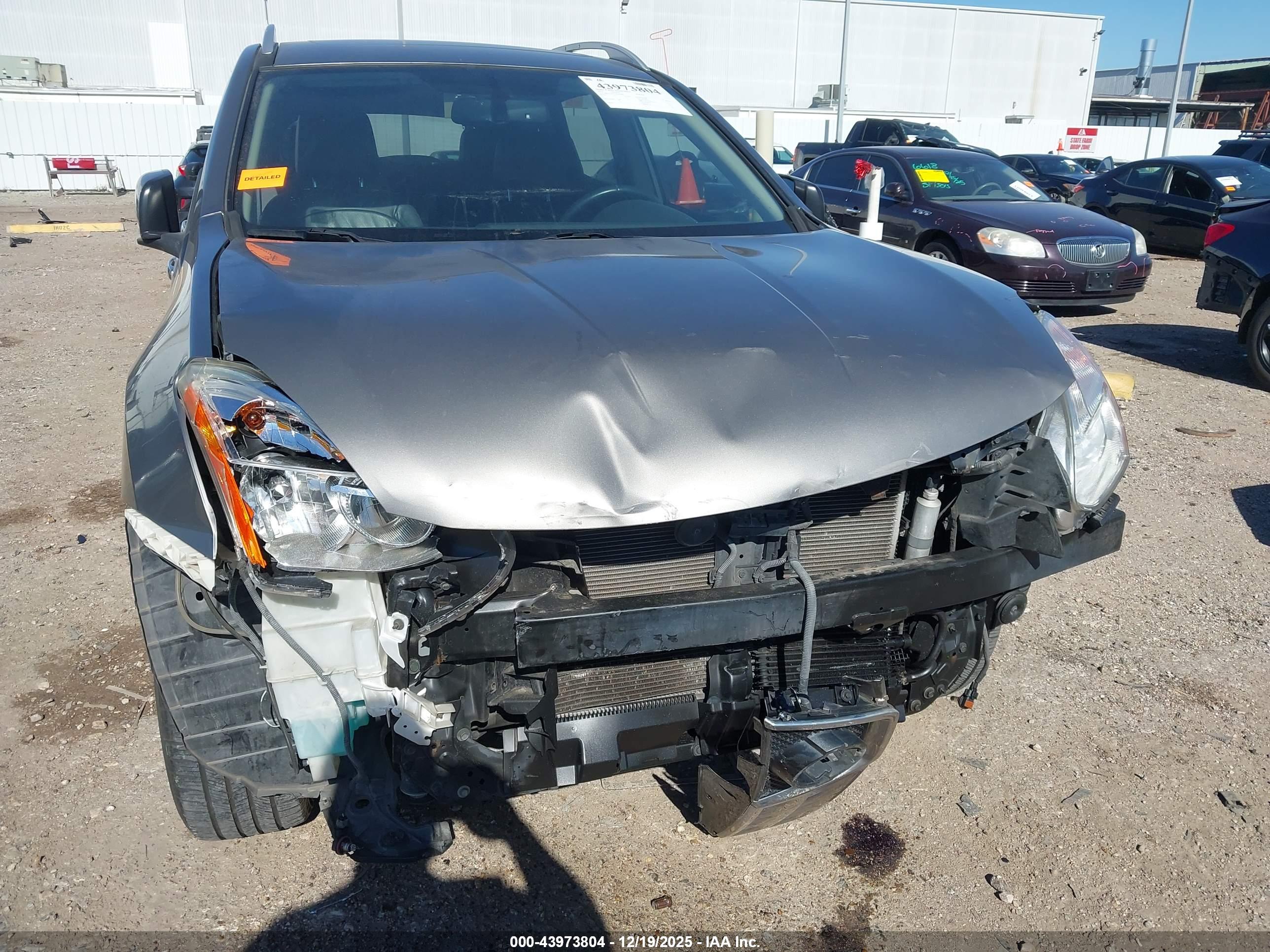 NISSAN ROGUE image 6