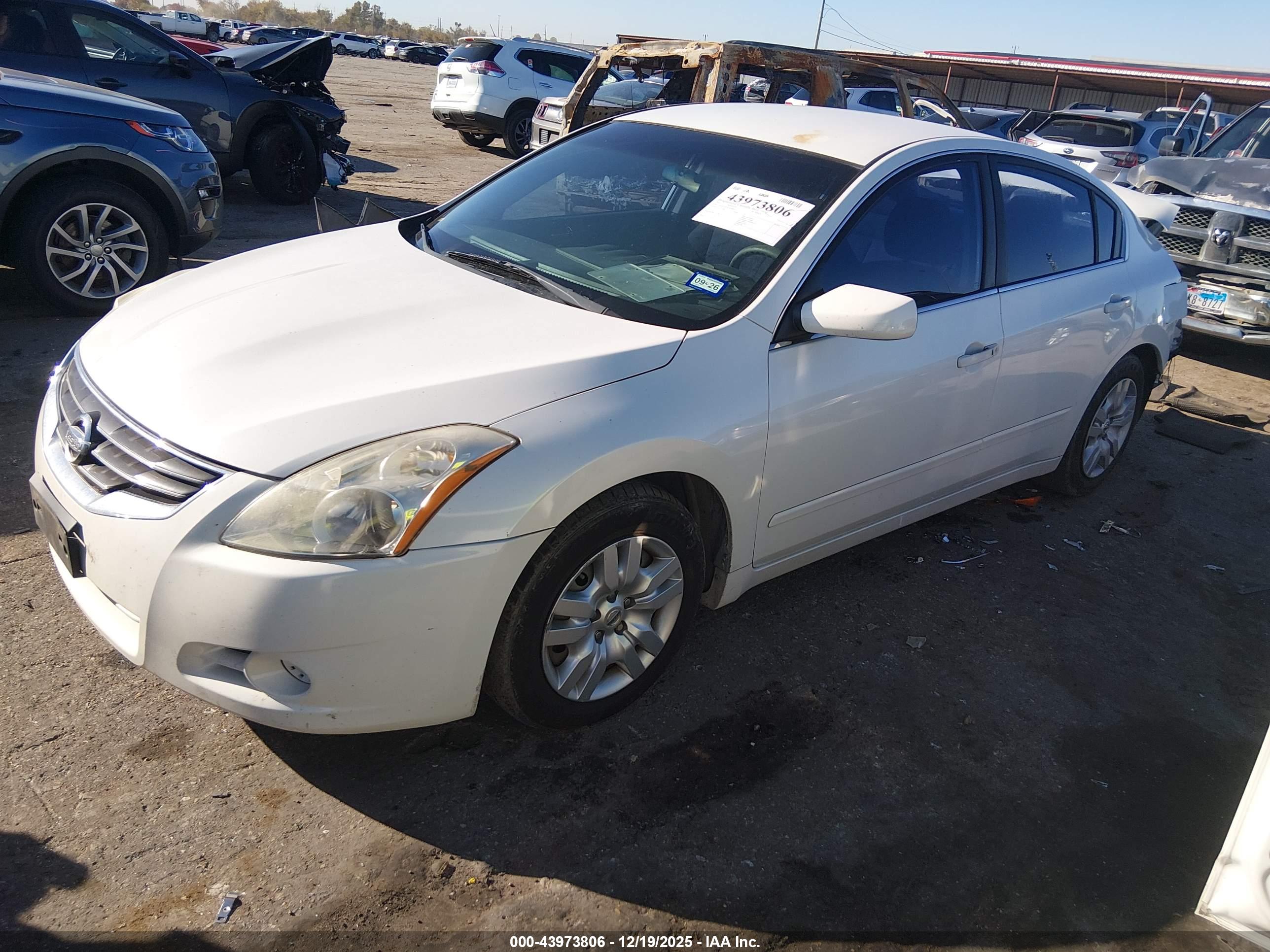 NISSAN ALTIMA image 2