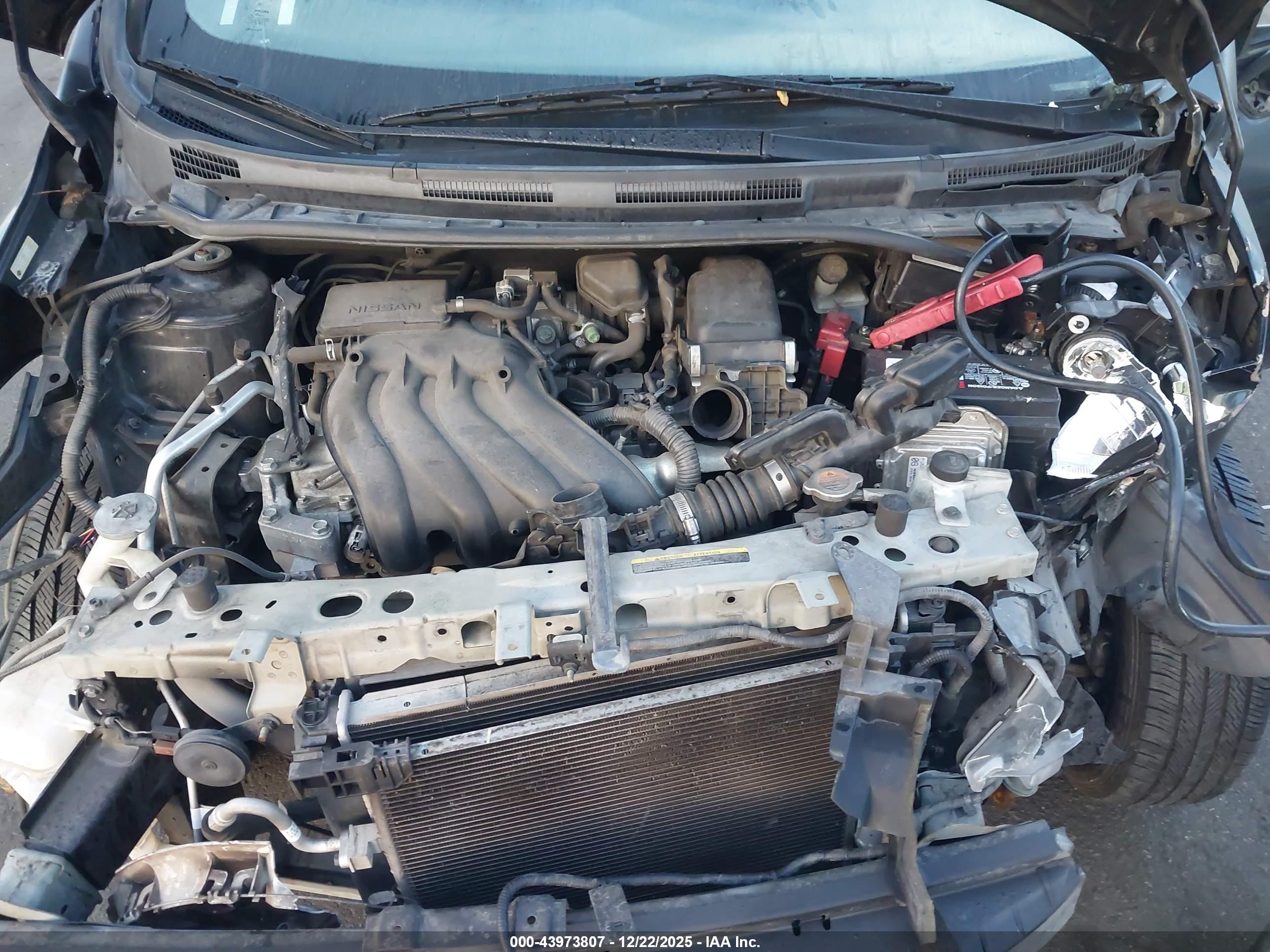 NISSAN VERSA image 10