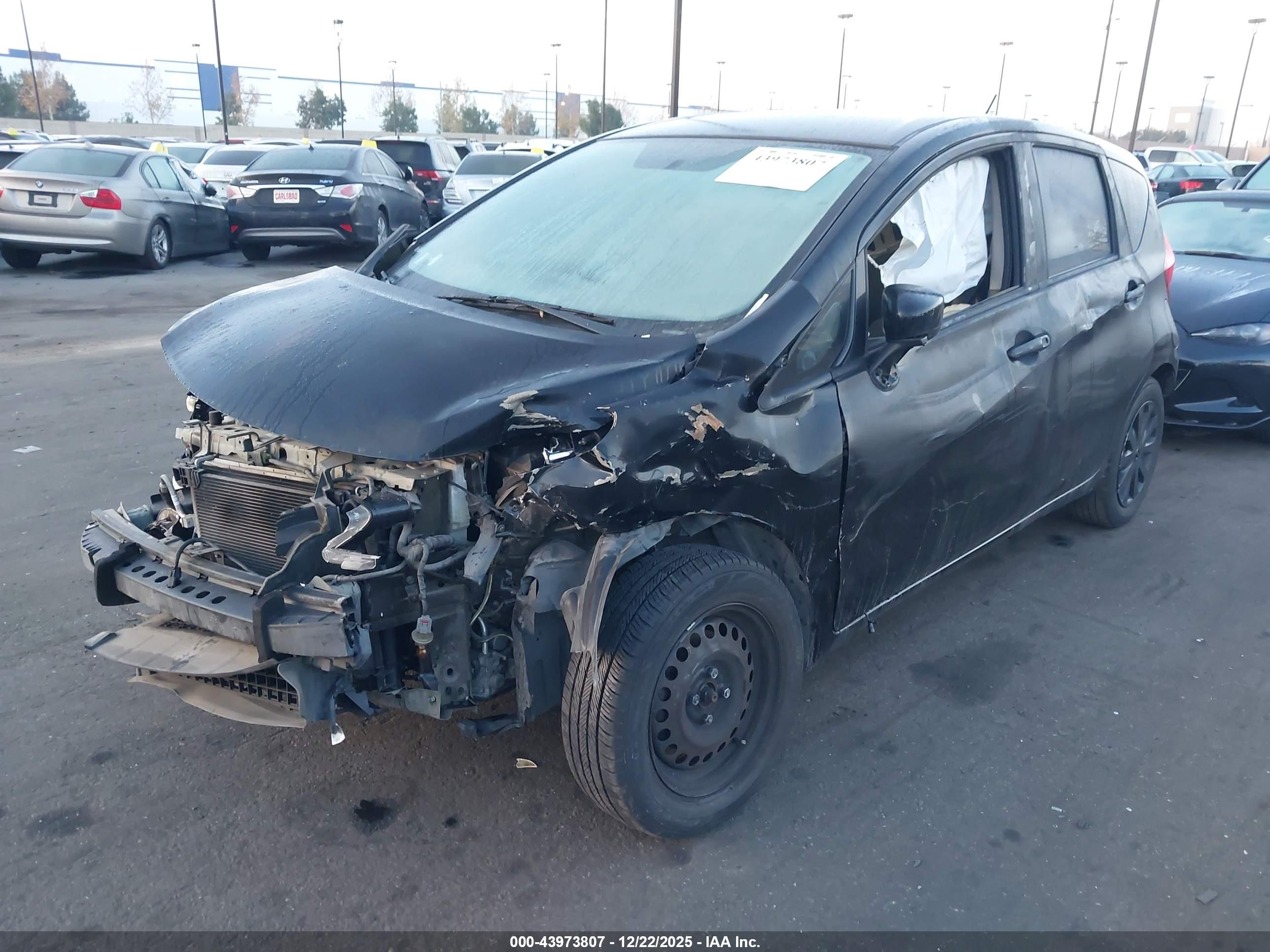 NISSAN VERSA image 2