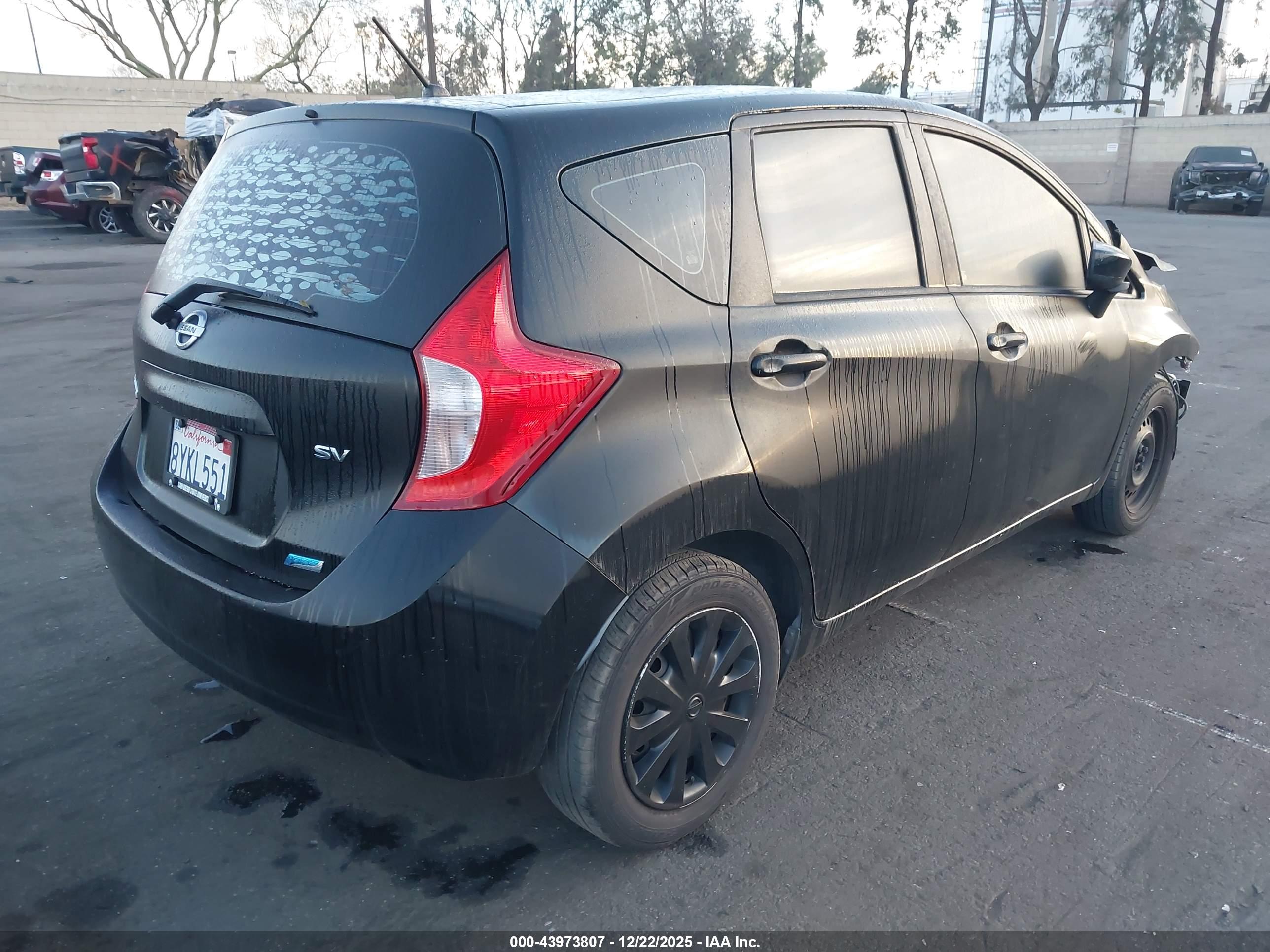 NISSAN VERSA image 4