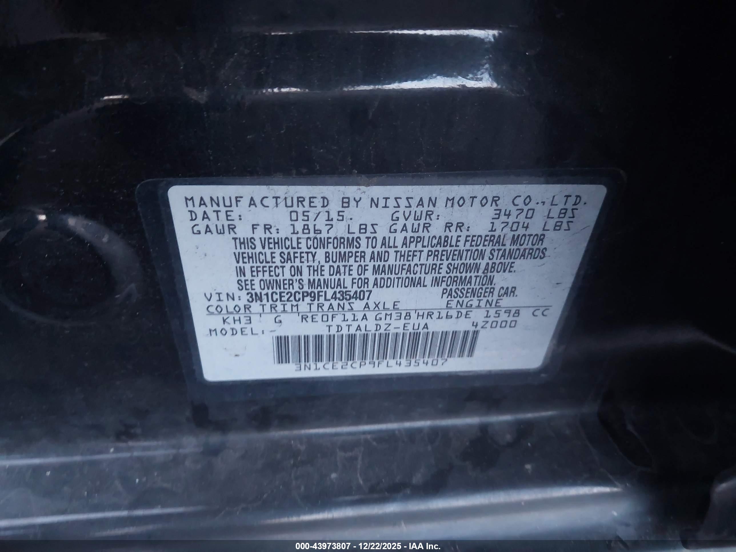 NISSAN VERSA image 9
