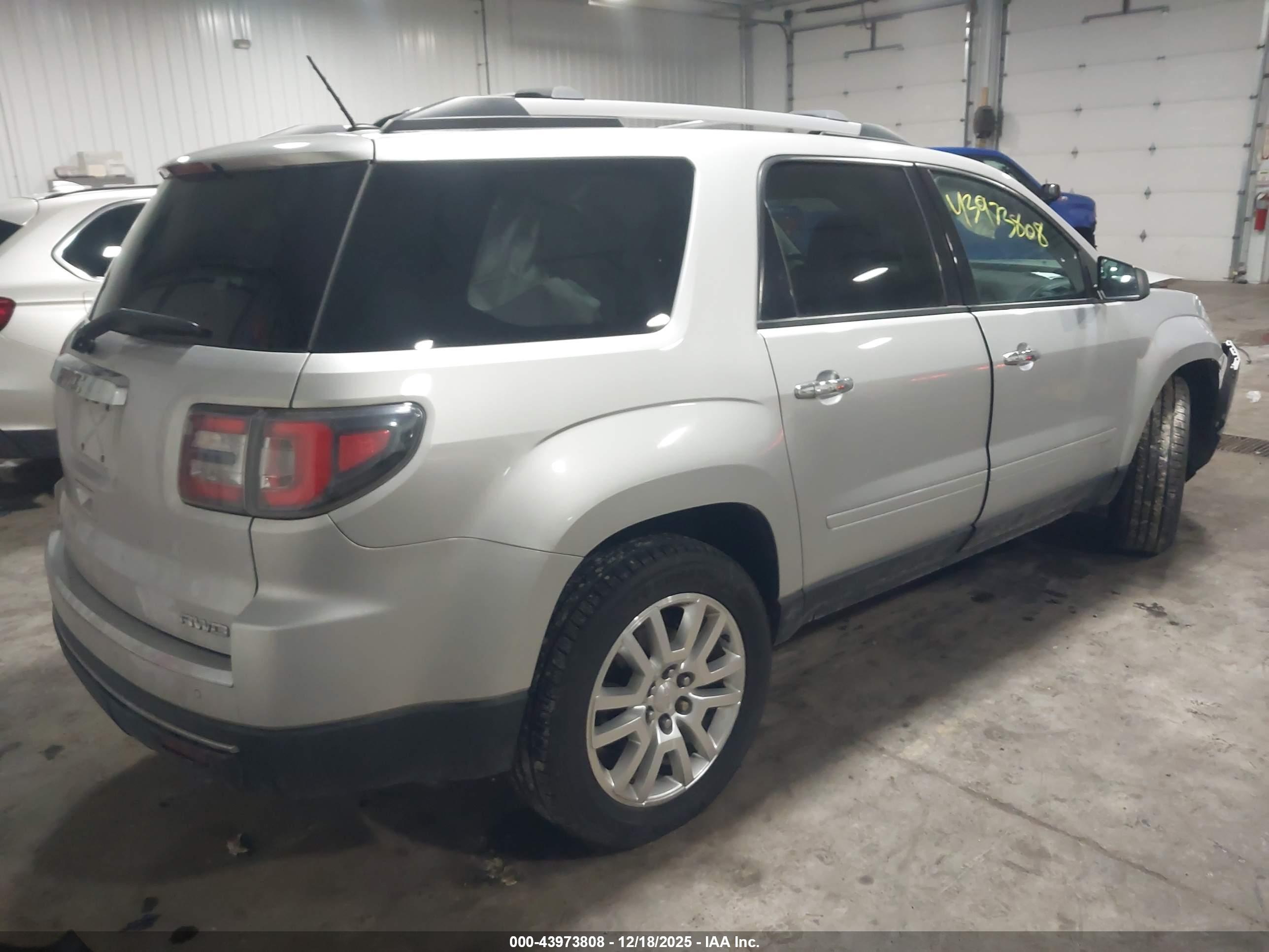 GMC ACADIA image 4
