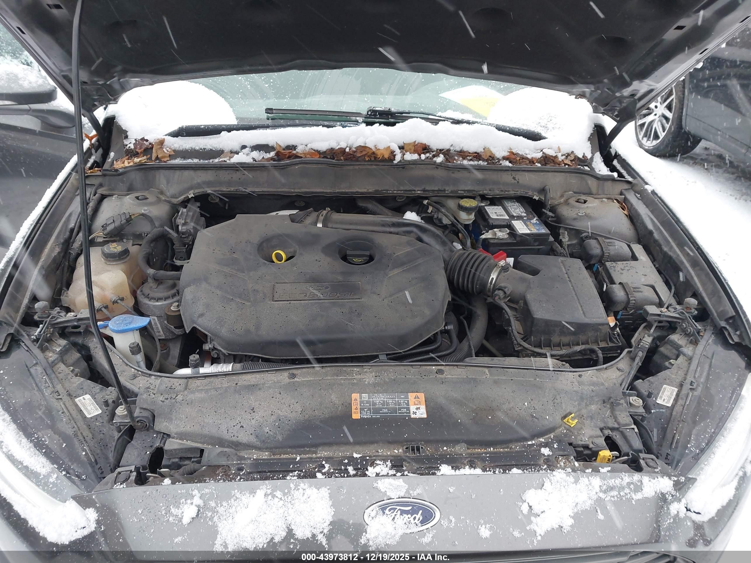 FORD FUSION image 10
