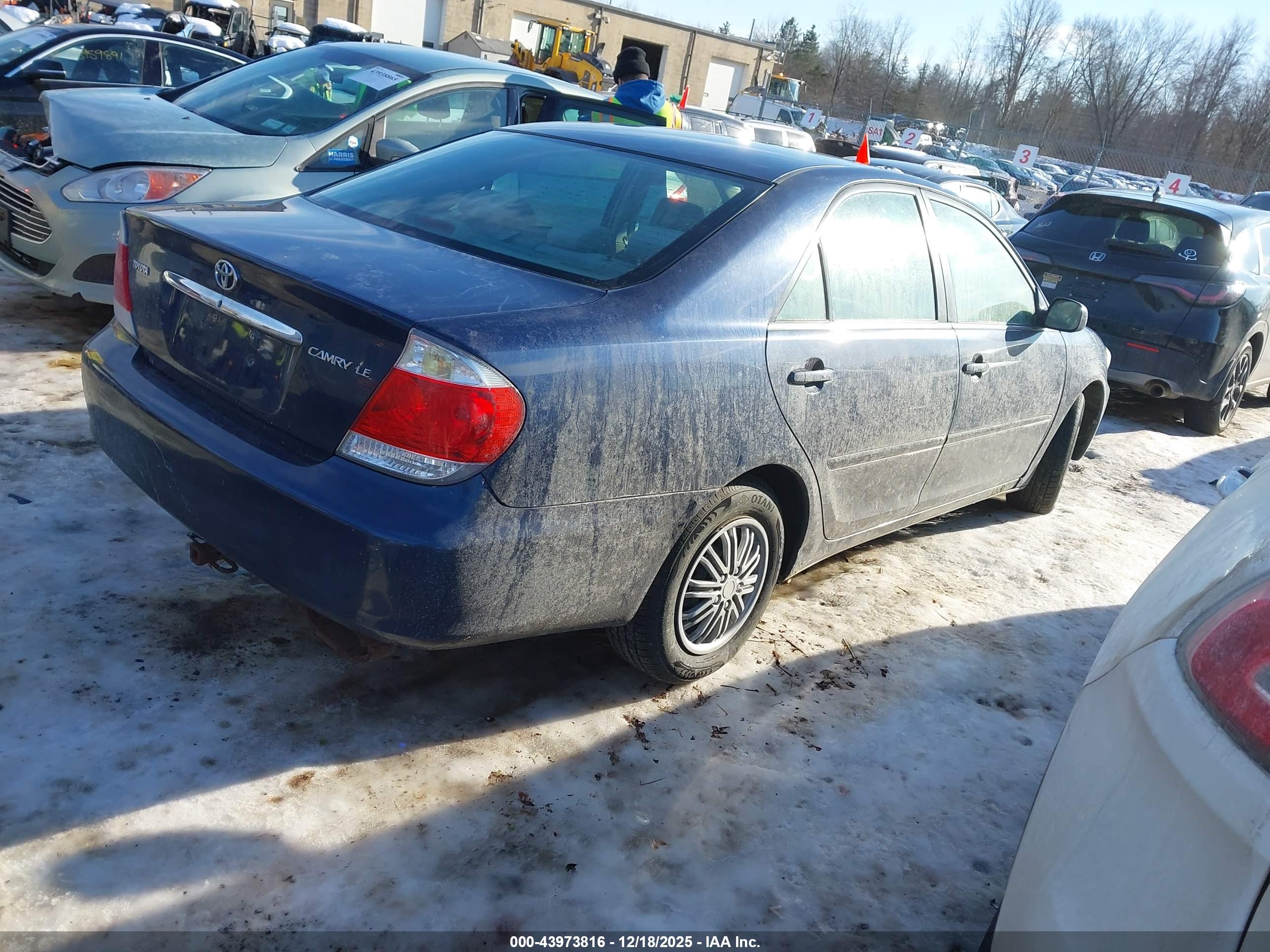 TOYOTA CAMRY image 4