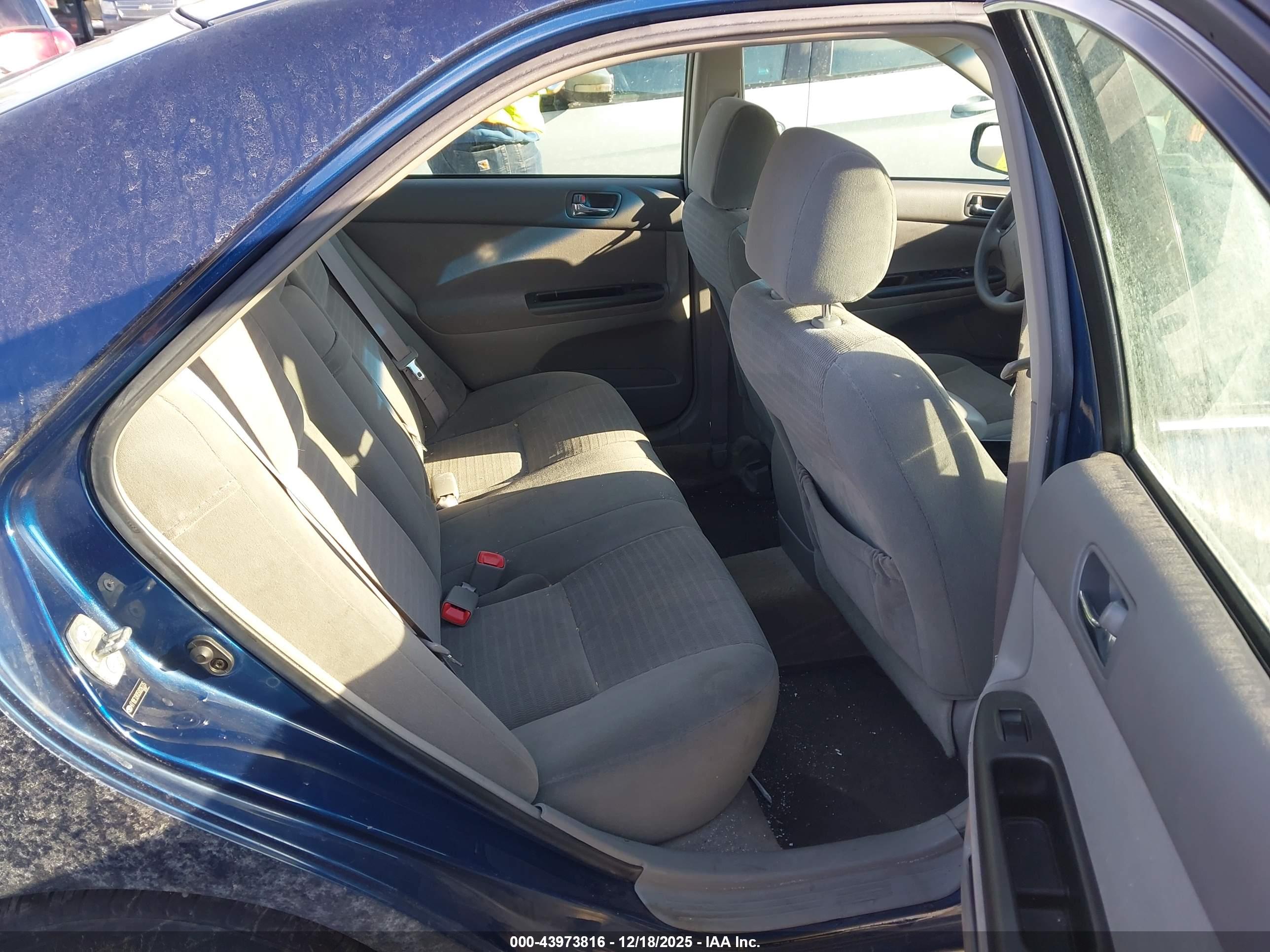 TOYOTA CAMRY image 8