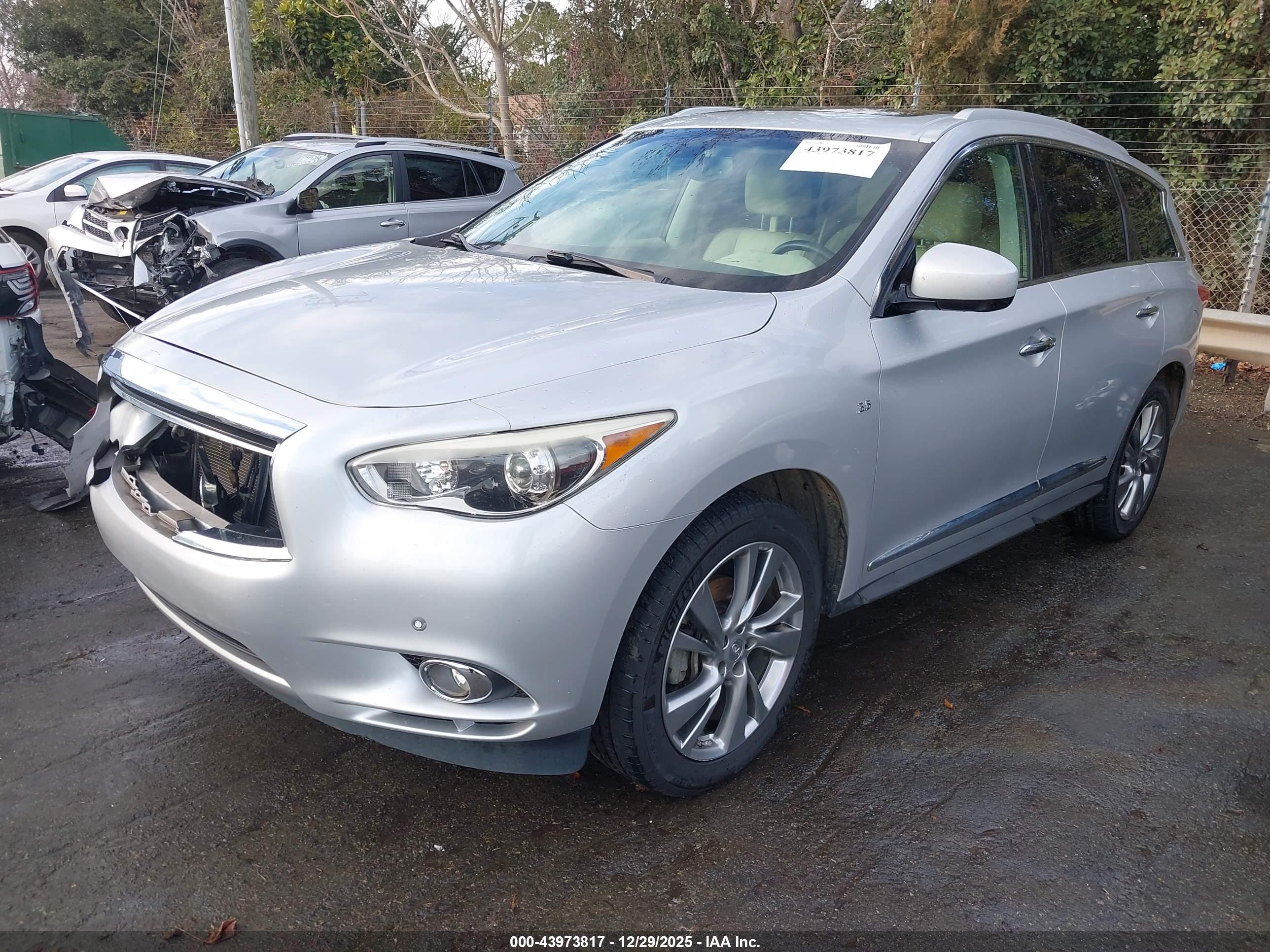 INFINITI QX60 image 2