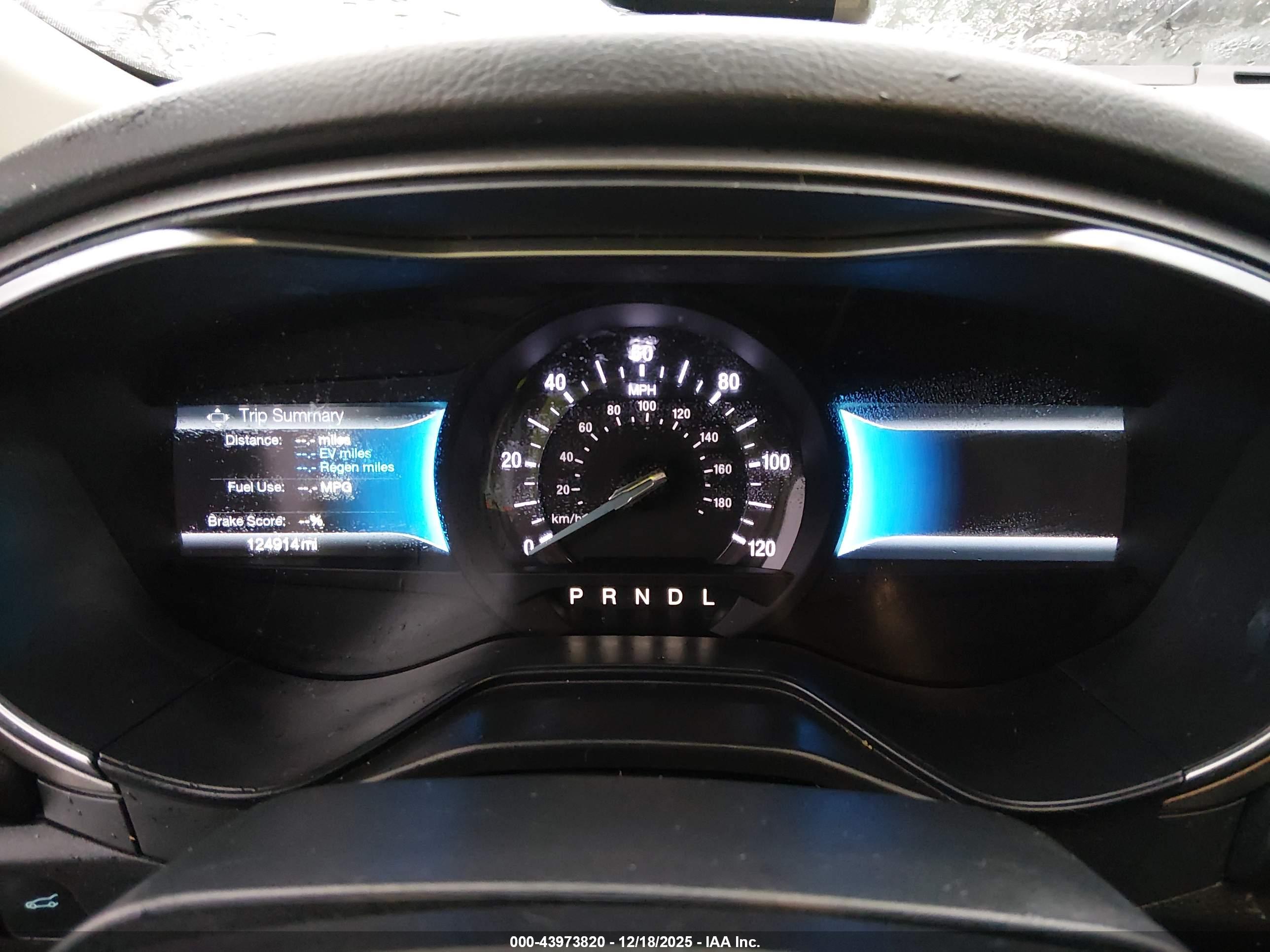 FORD FUSION image 7