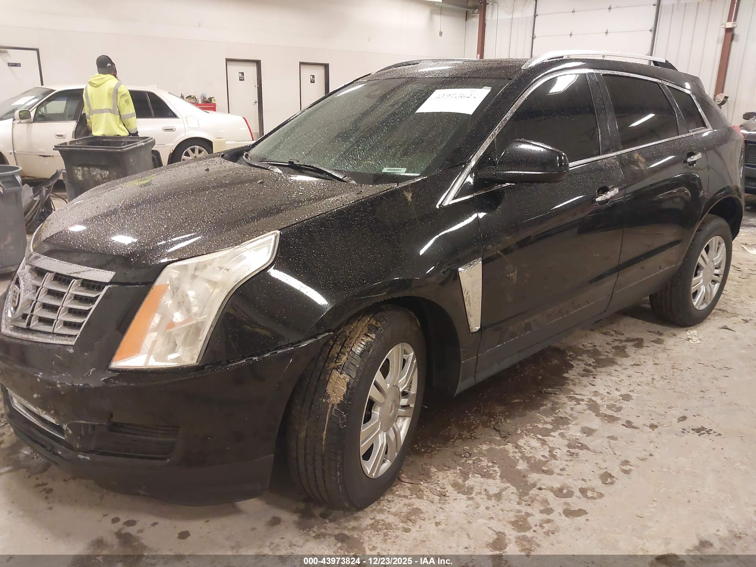 CADILLAC SRX image 2