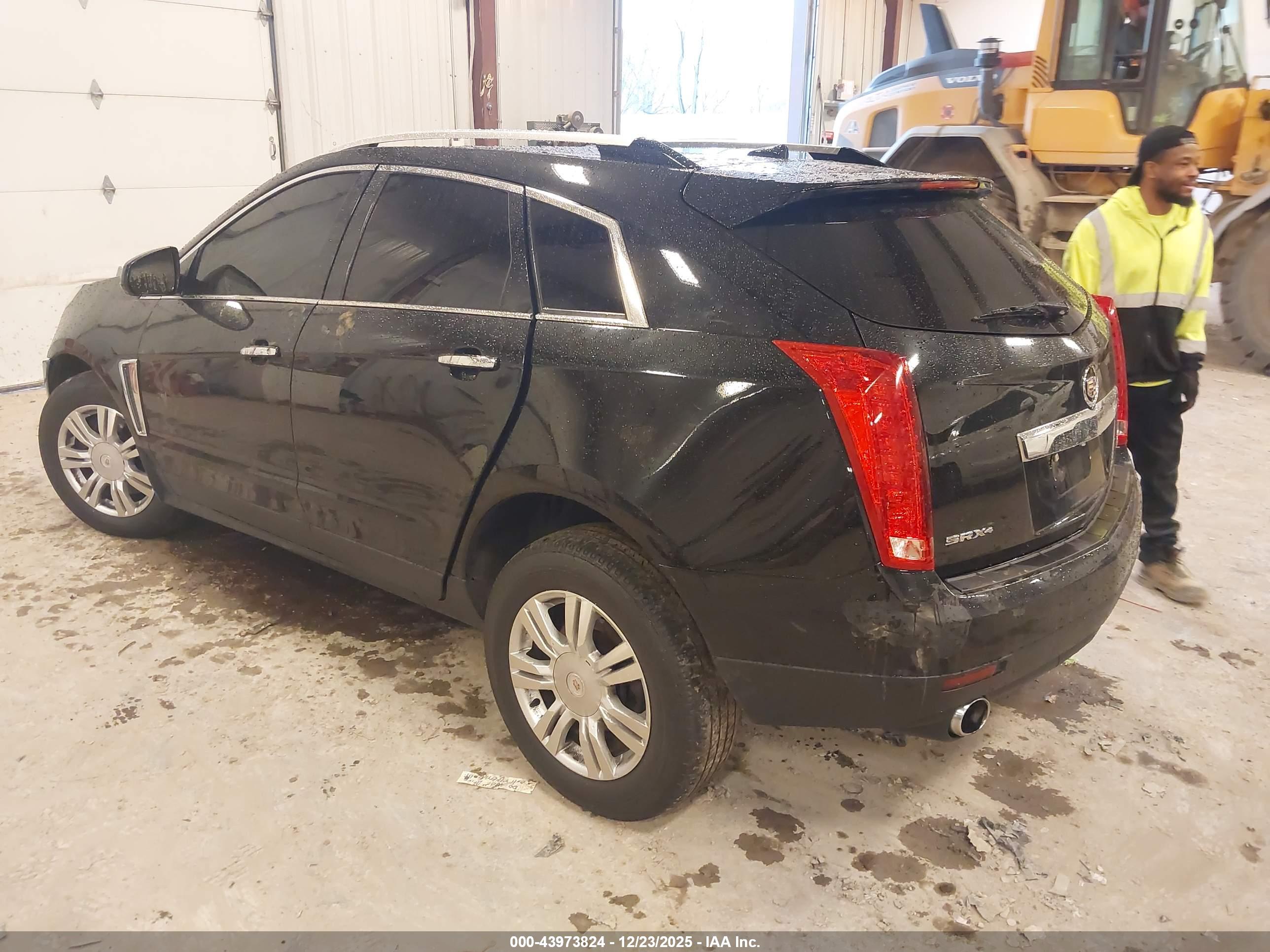 CADILLAC SRX image 3
