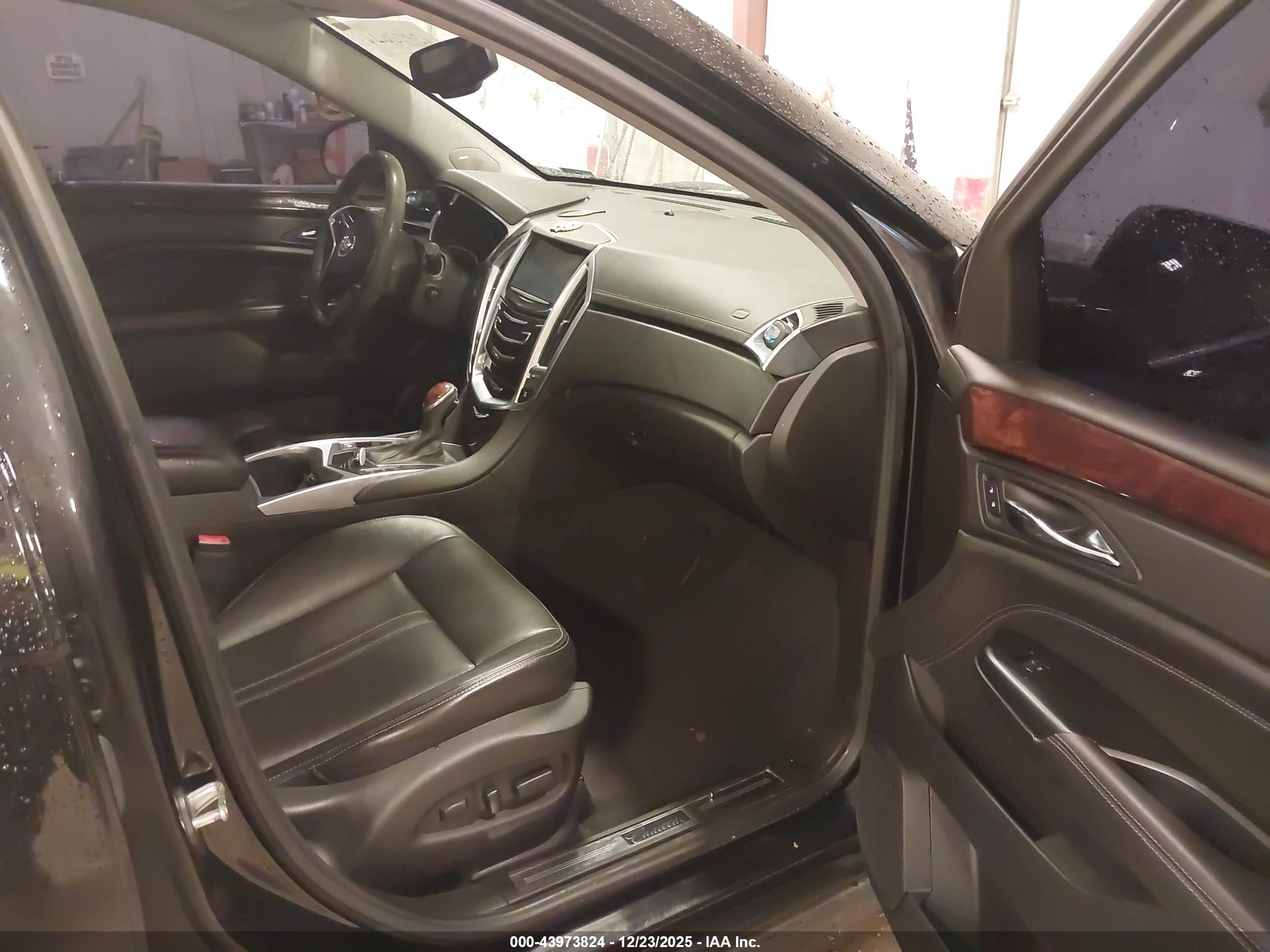 CADILLAC SRX image 5