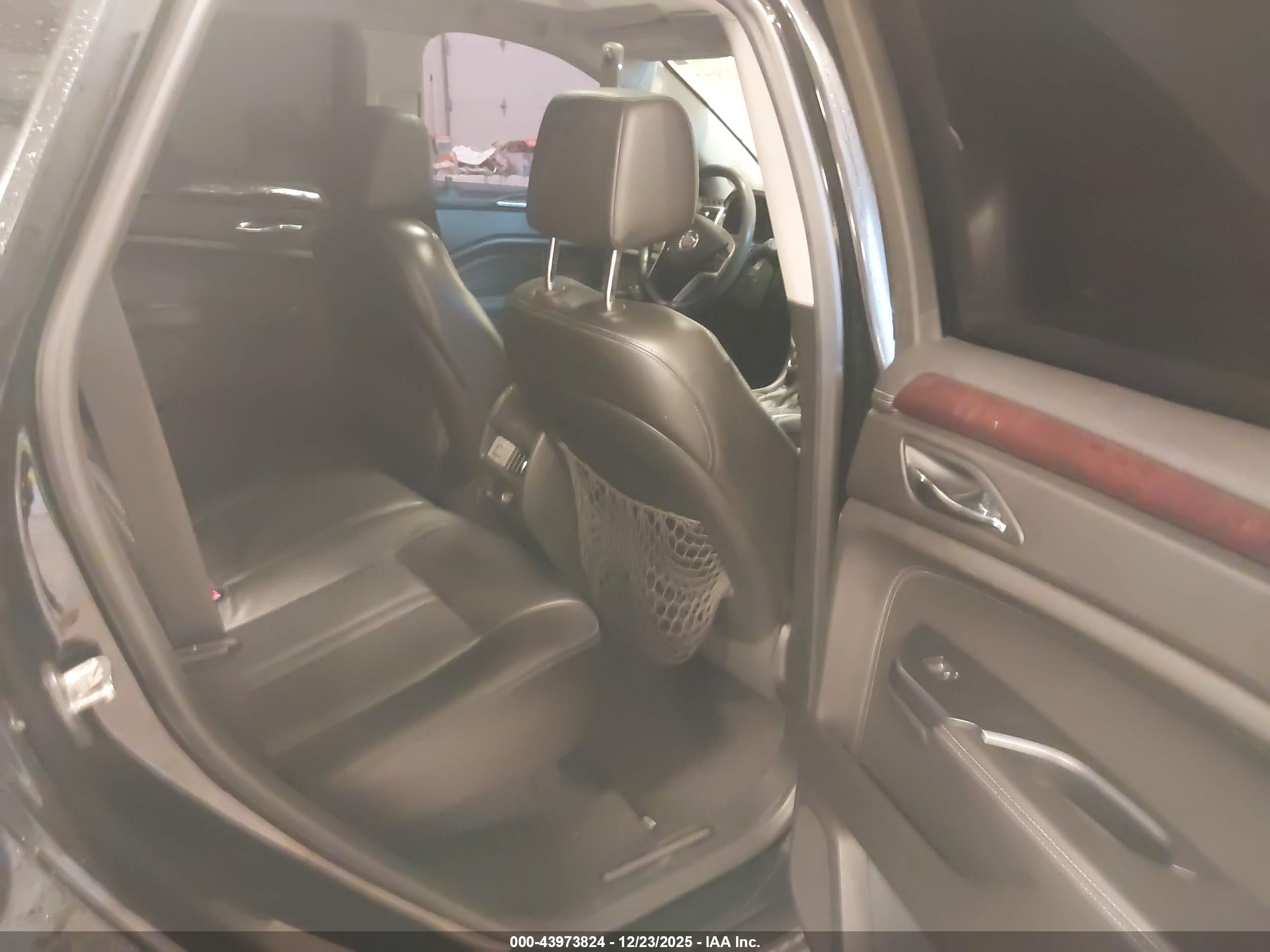 CADILLAC SRX image 8