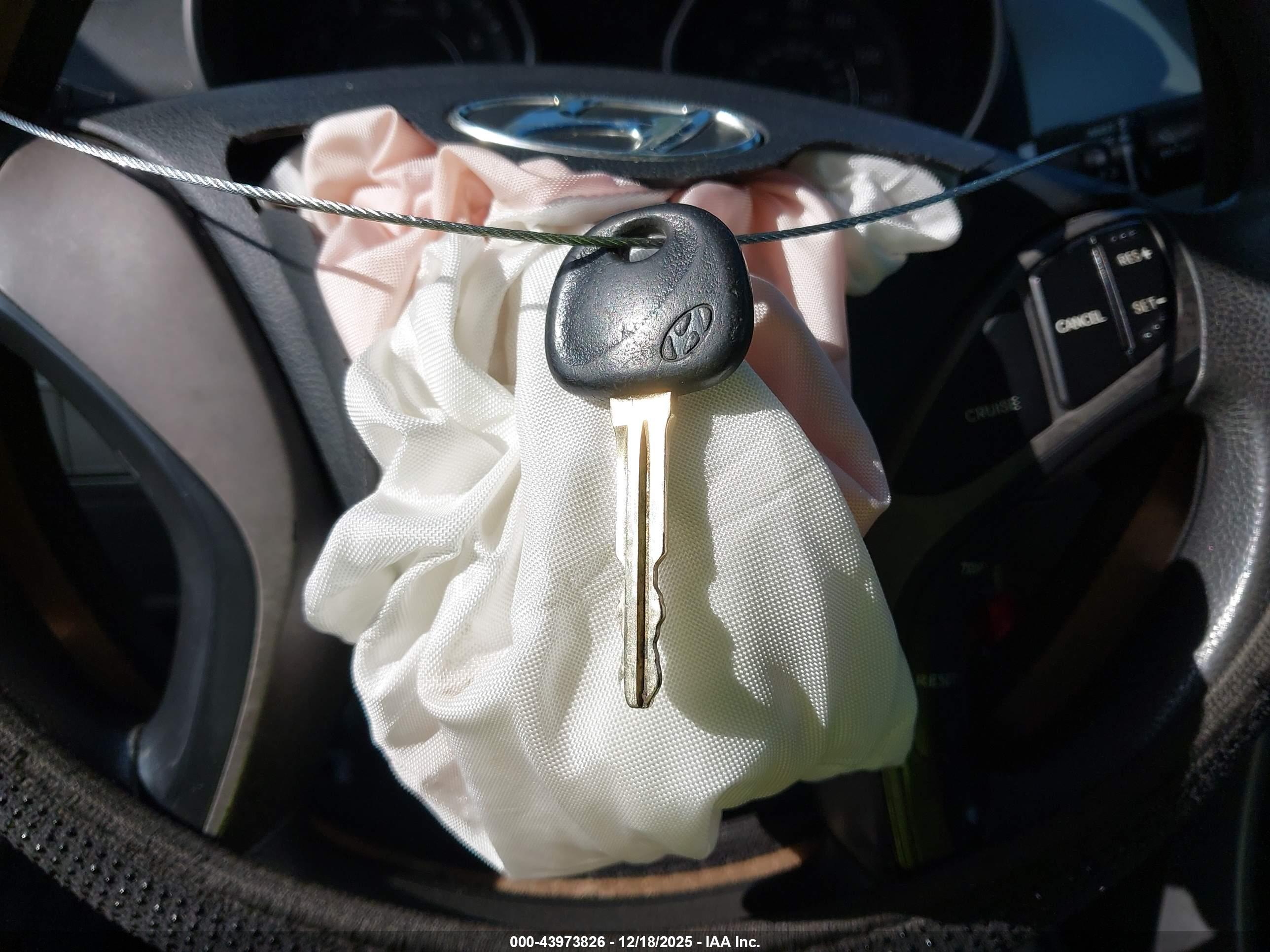 HYUNDAI ELANTRA image 11