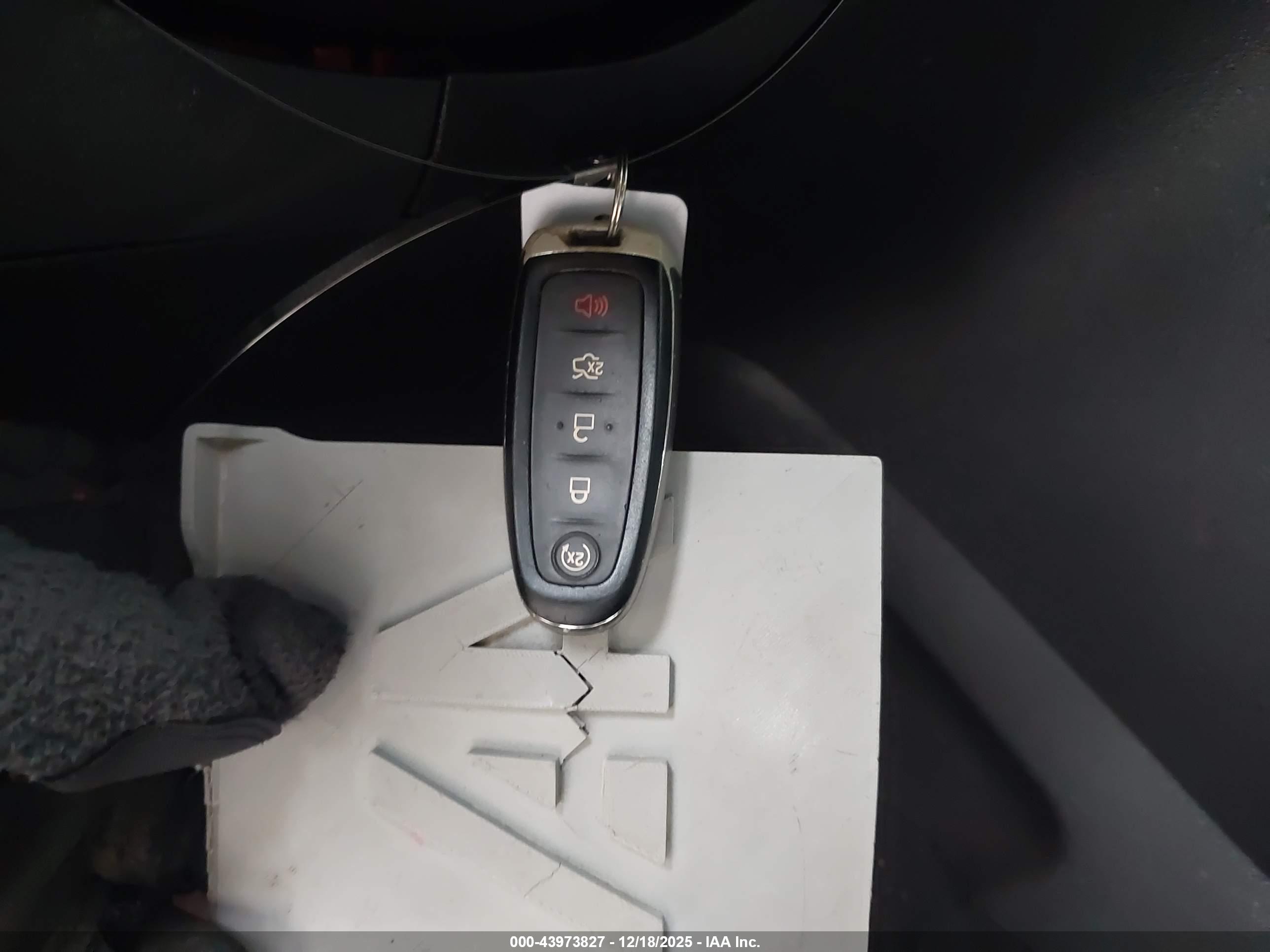FORD ESCAPE image 11