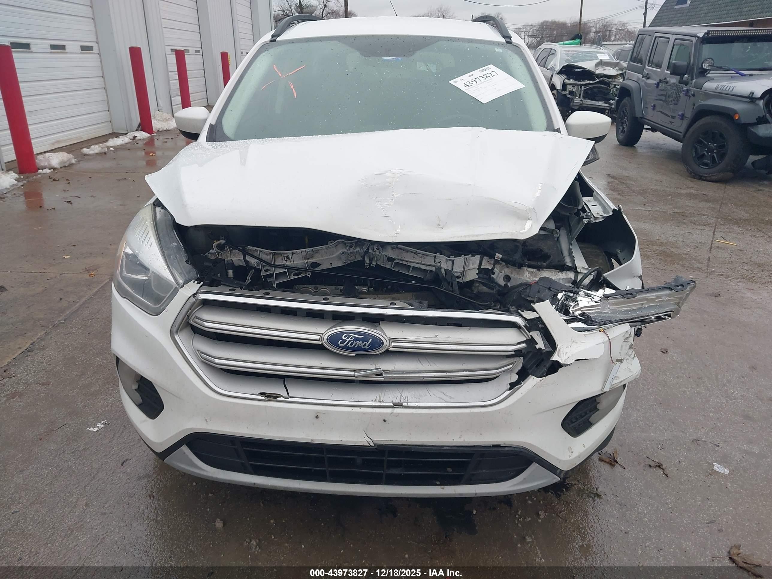 FORD ESCAPE image 6