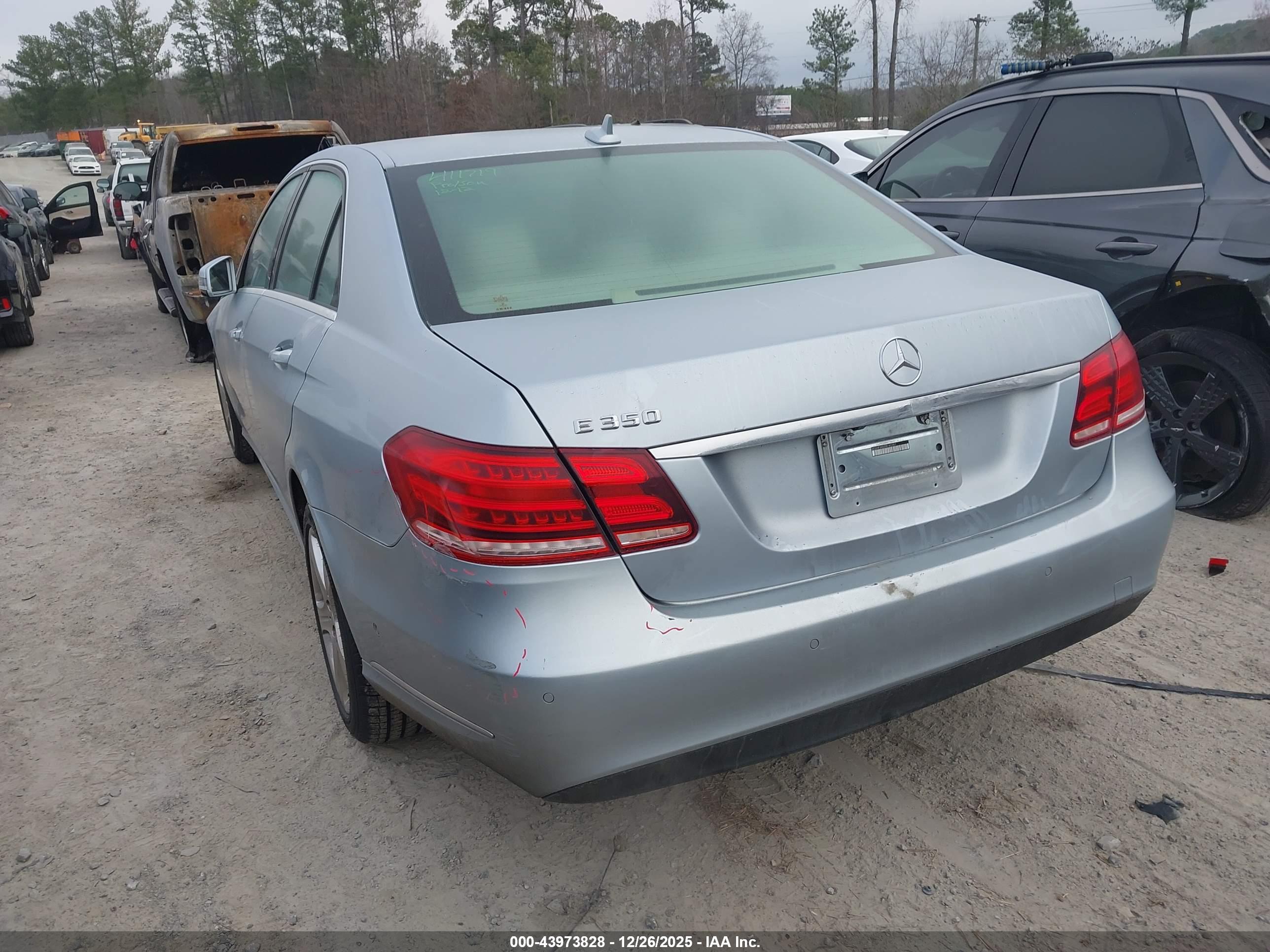 MERCEDES-BENZ E image 3