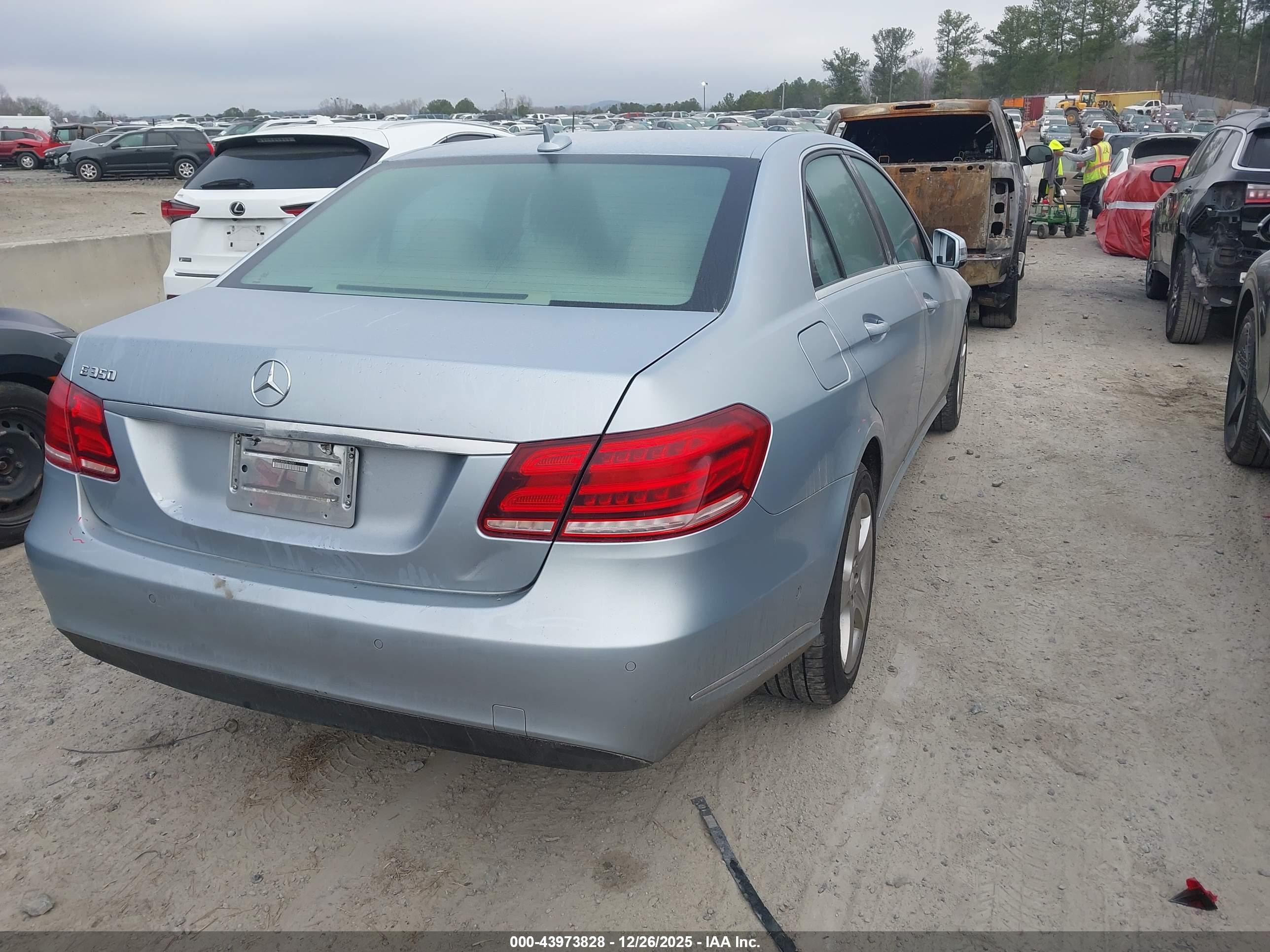 MERCEDES-BENZ E image 4
