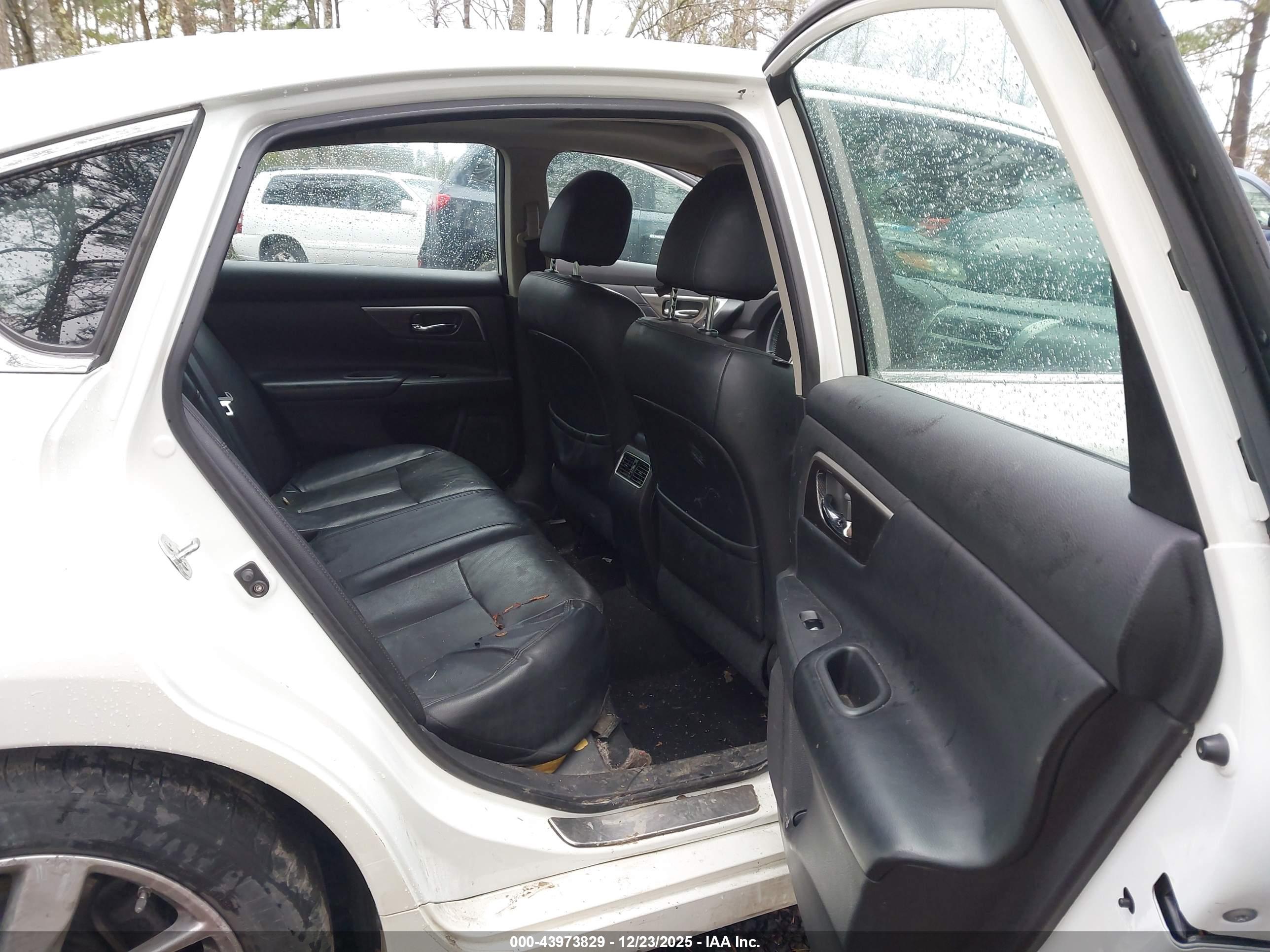 NISSAN ALTIMA image 8