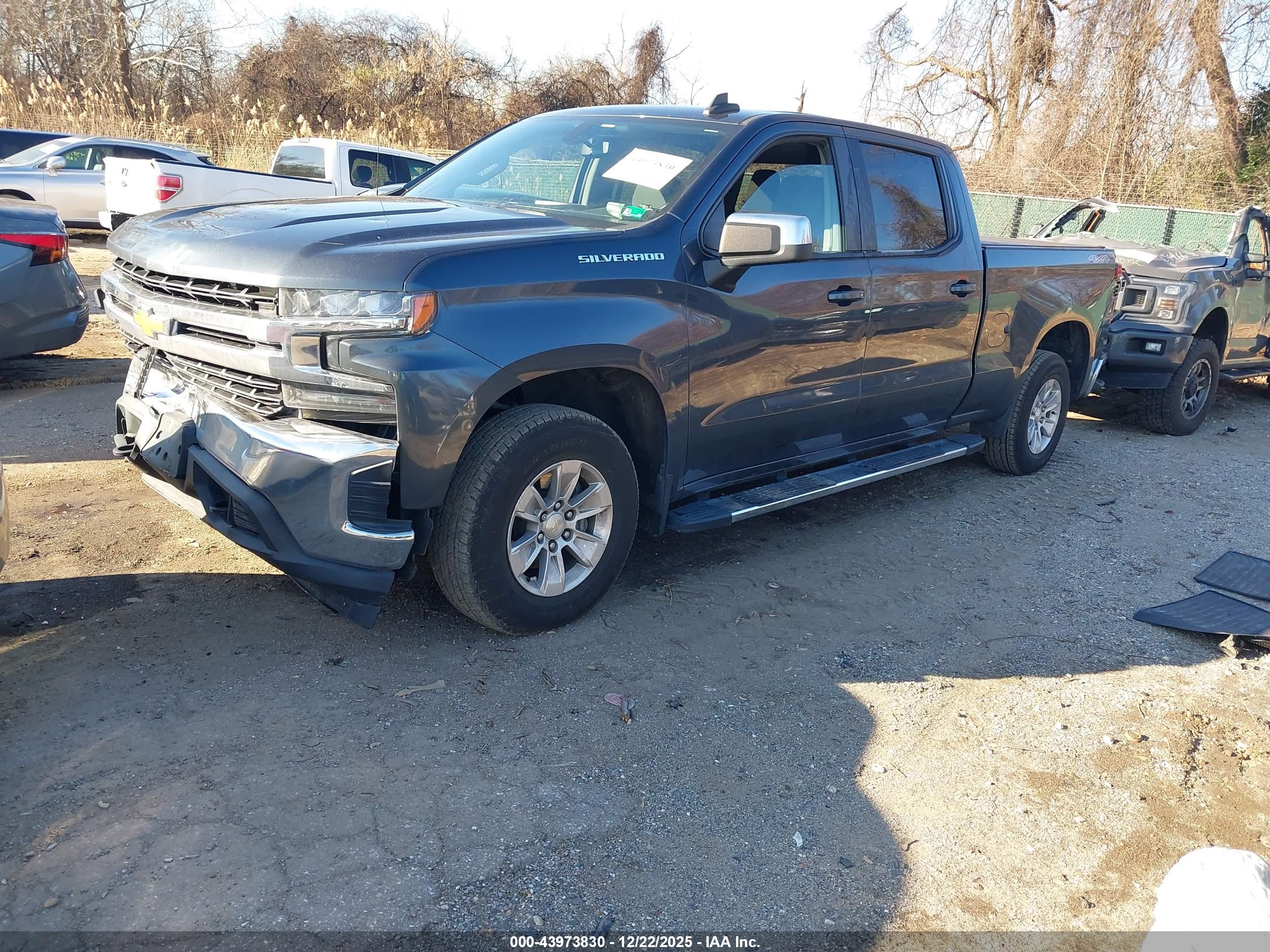 CHEVROLET SILVERADO image 2