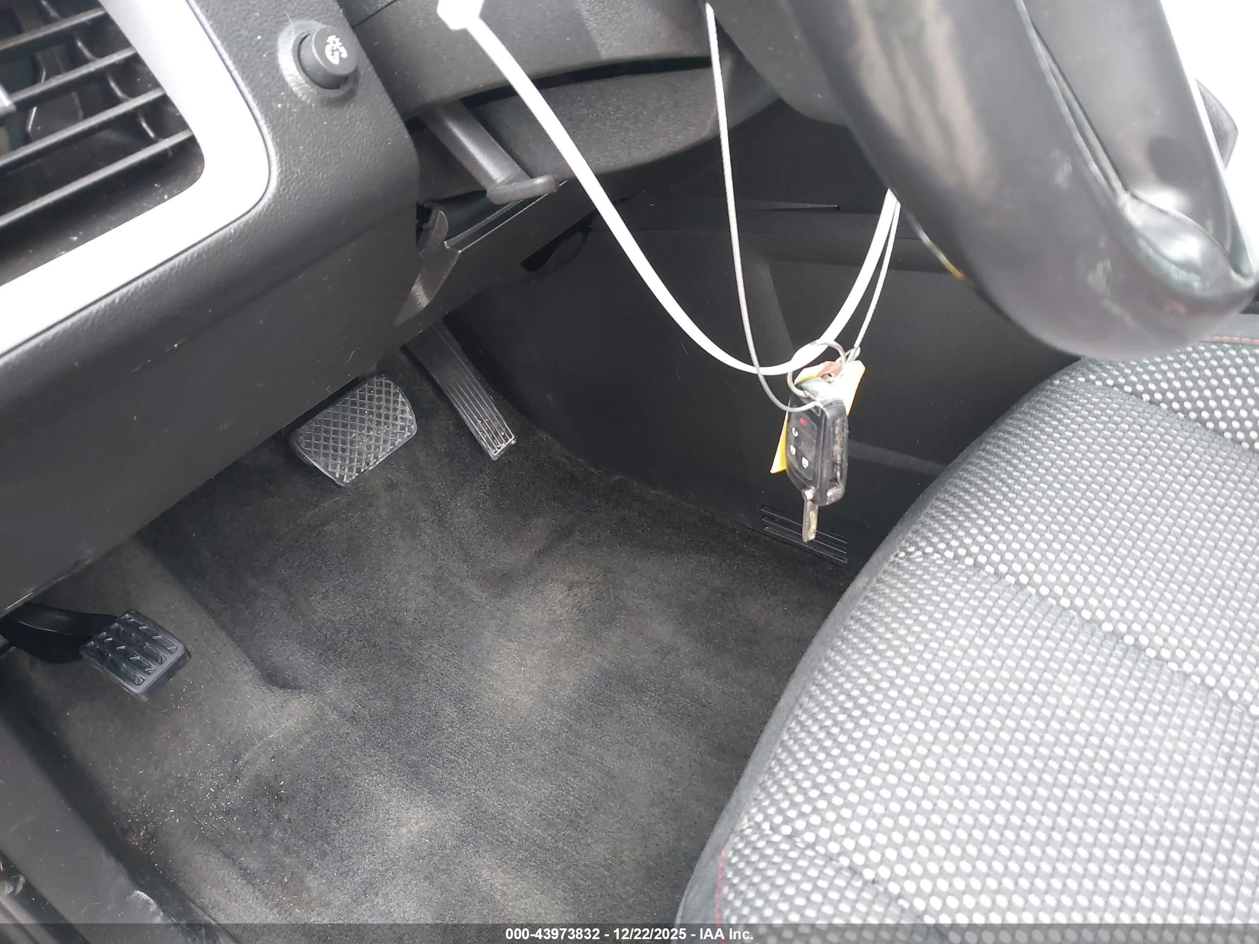 CHEVROLET EQUINOX image 11
