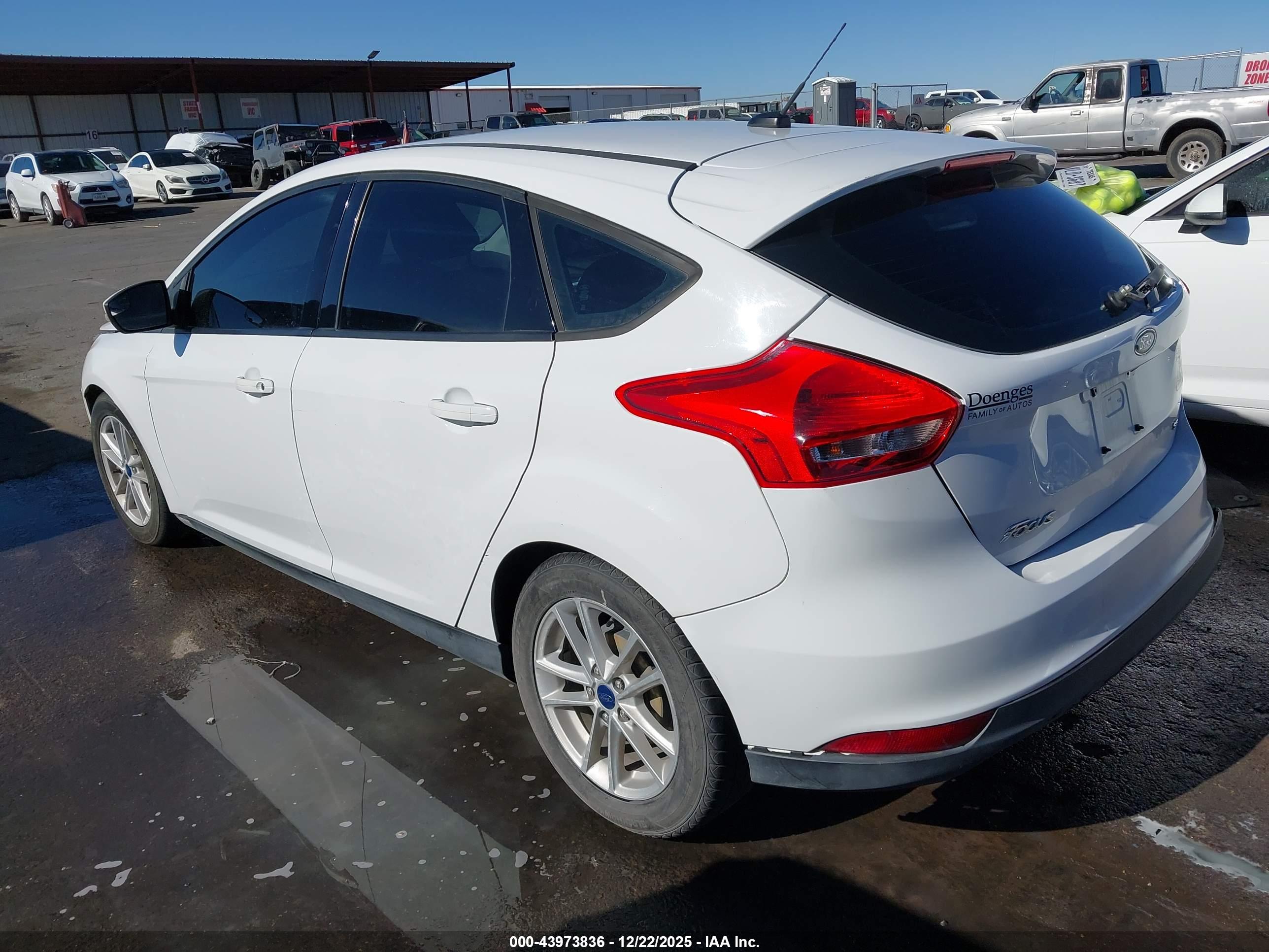FORD FOCUS image 3