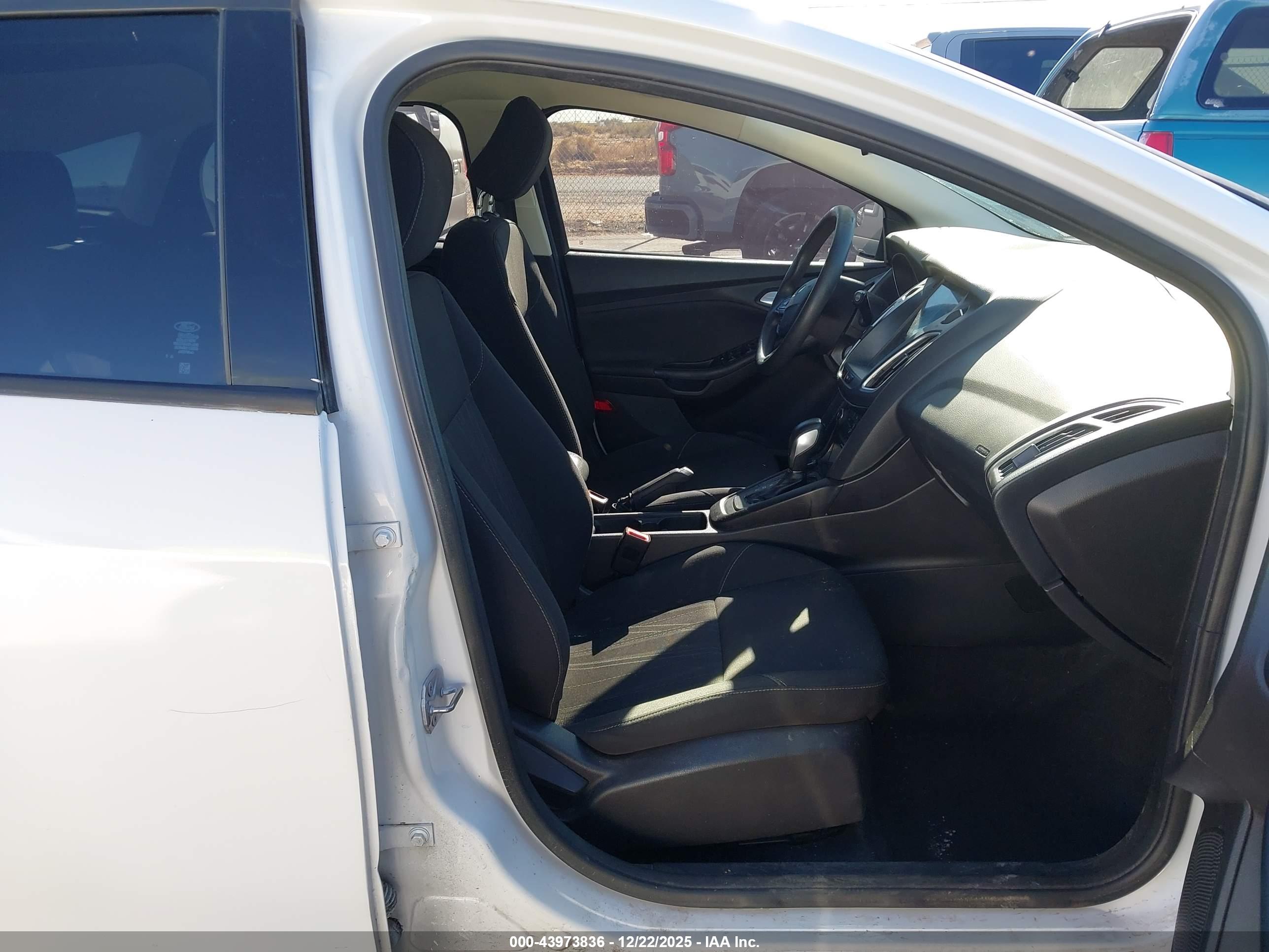 FORD FOCUS image 5
