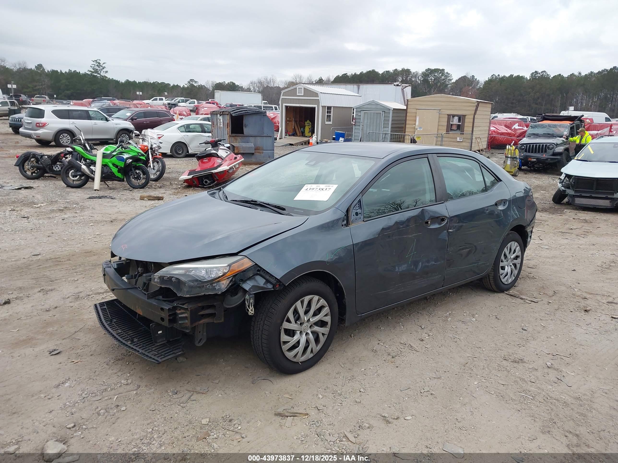 TOYOTA COROLLA image 2