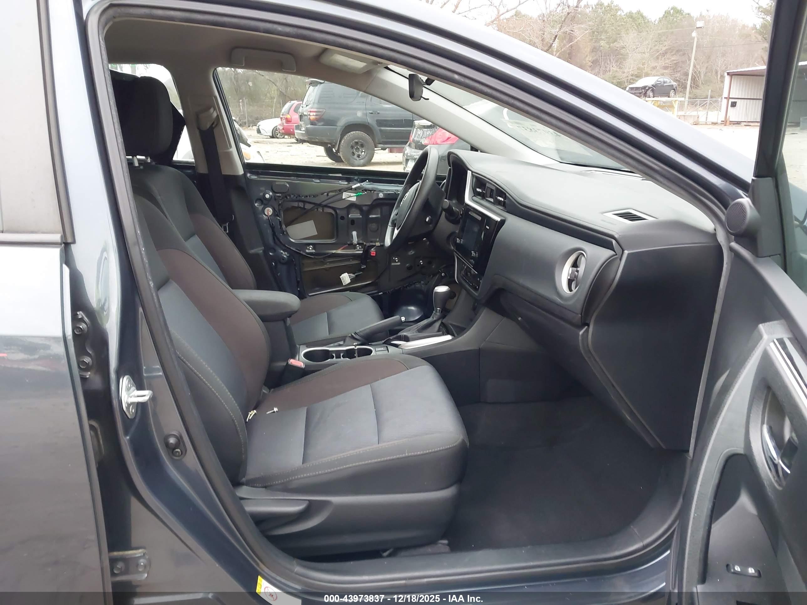 TOYOTA COROLLA image 5