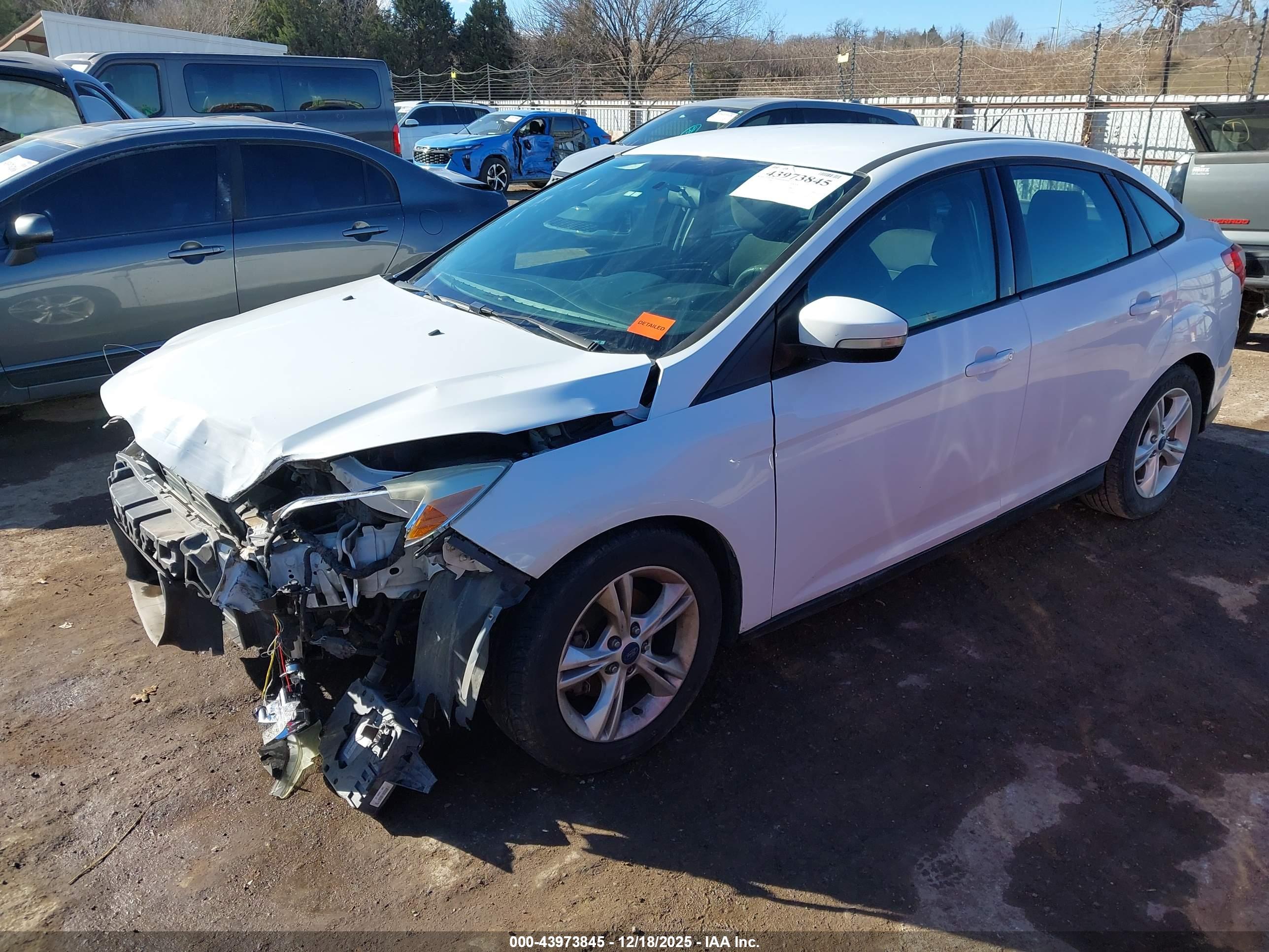 FORD FOCUS image 2