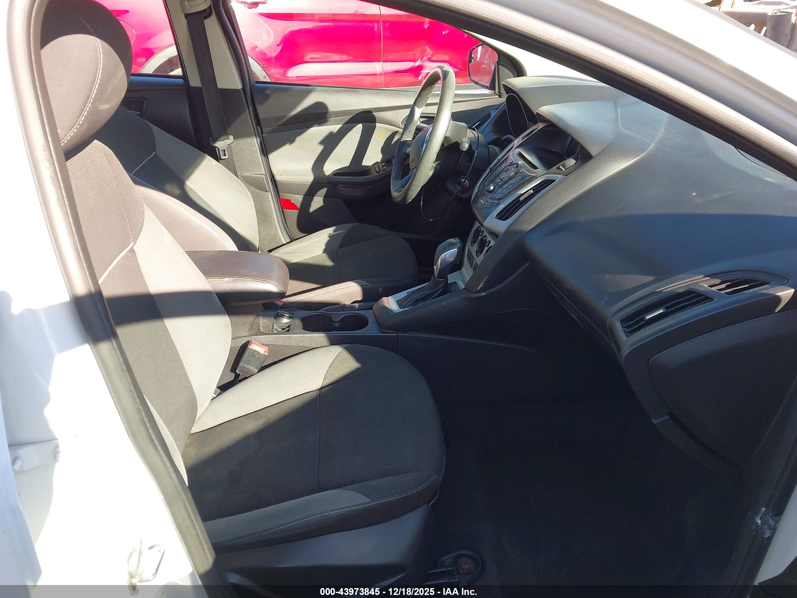 FORD FOCUS image 5