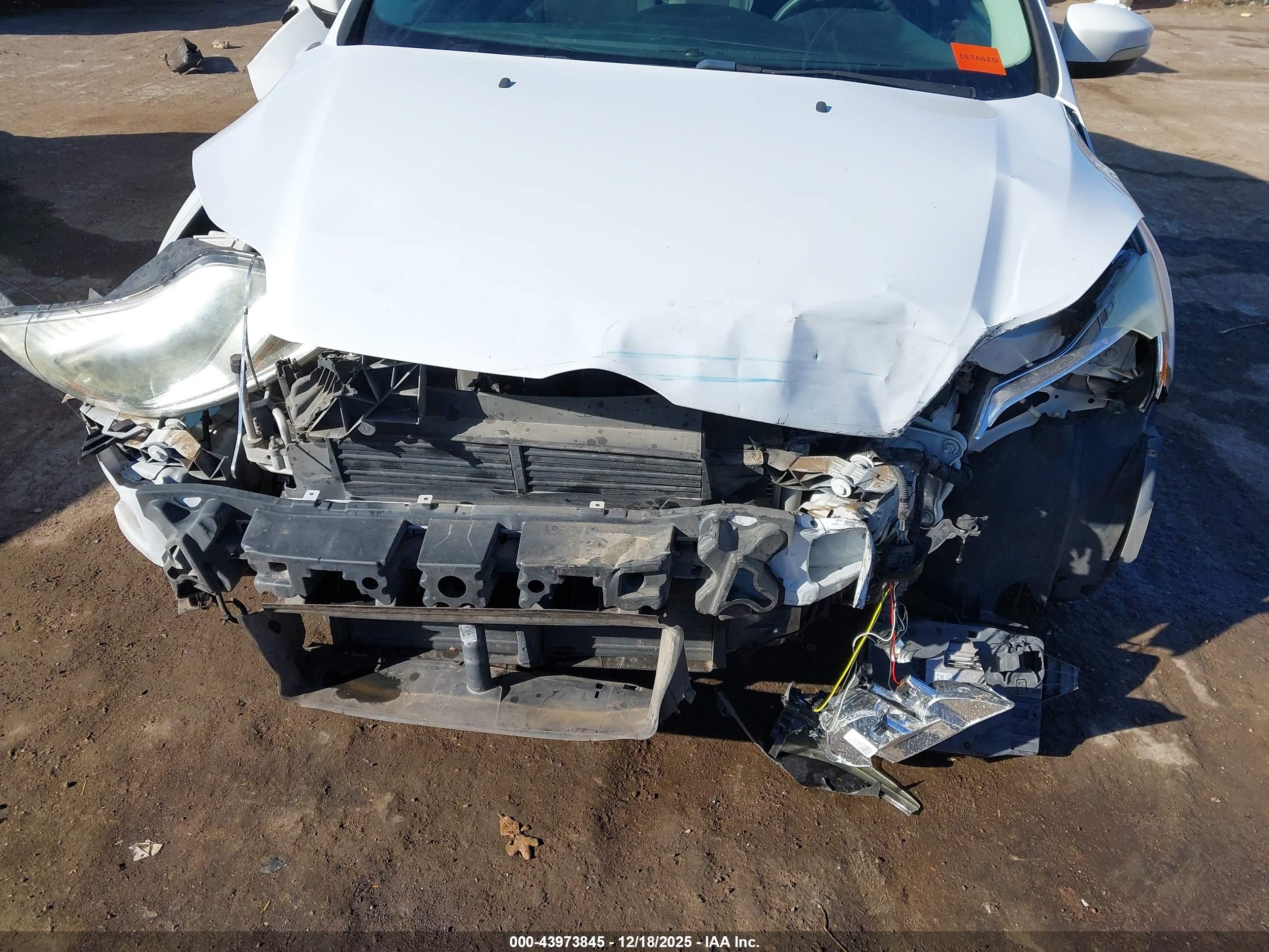 FORD FOCUS image 6