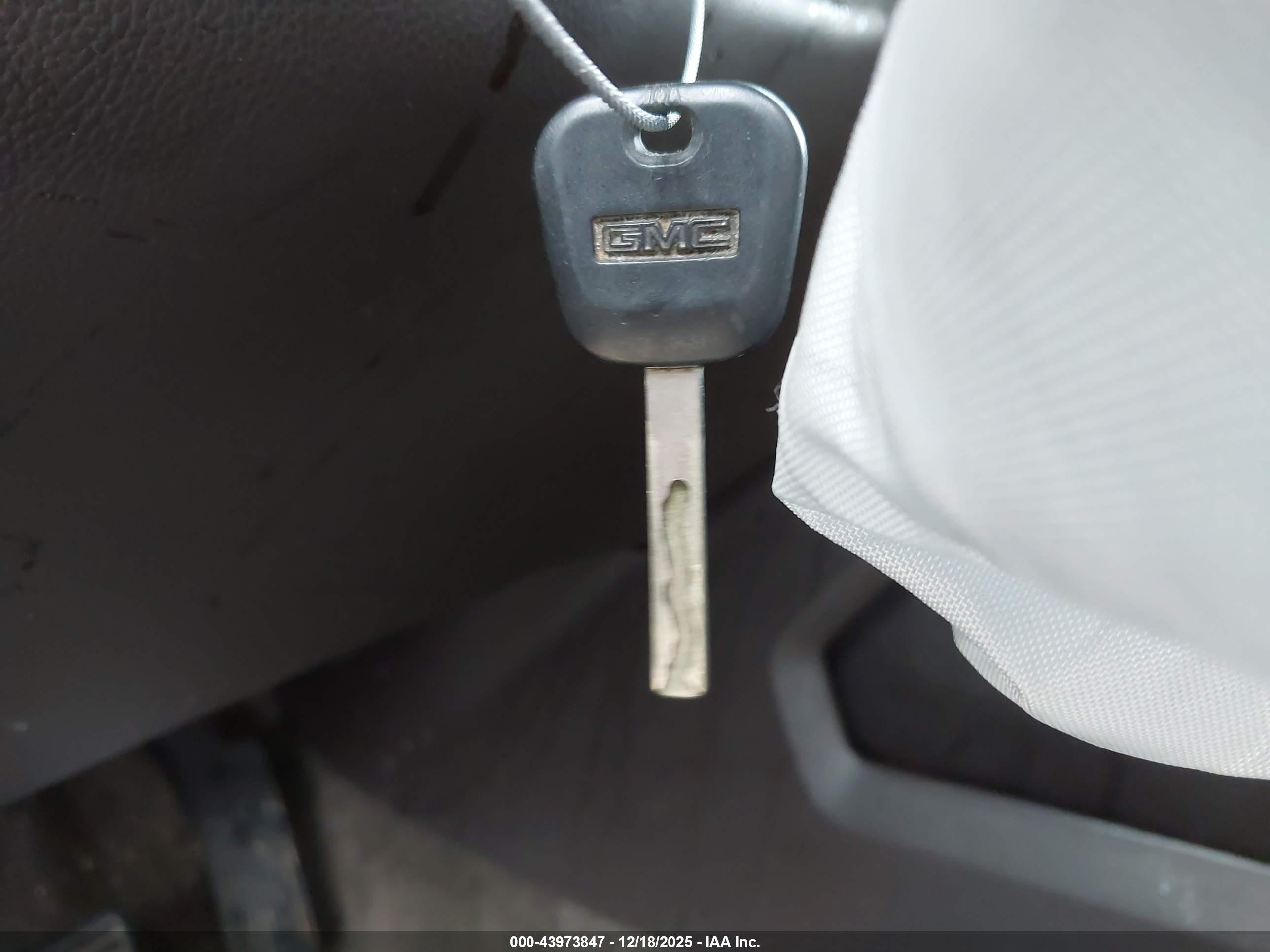 GMC SIERRA image 11