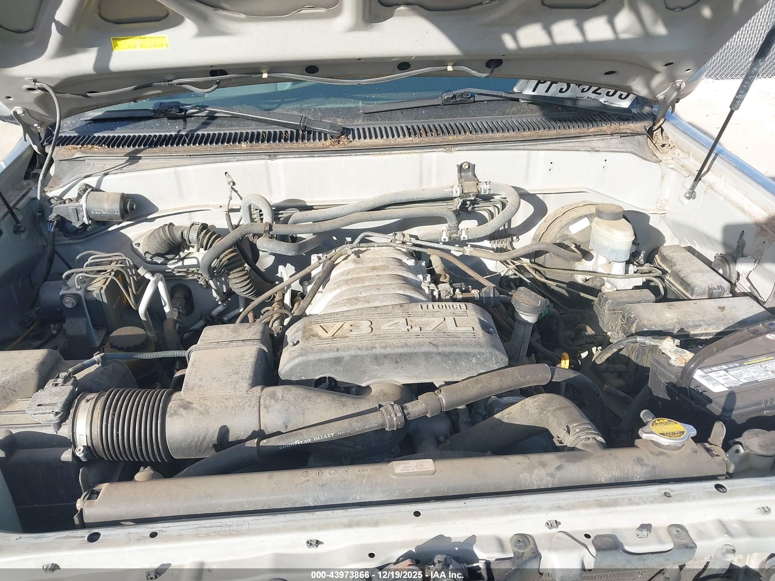 TOYOTA SEQUOIA image 10