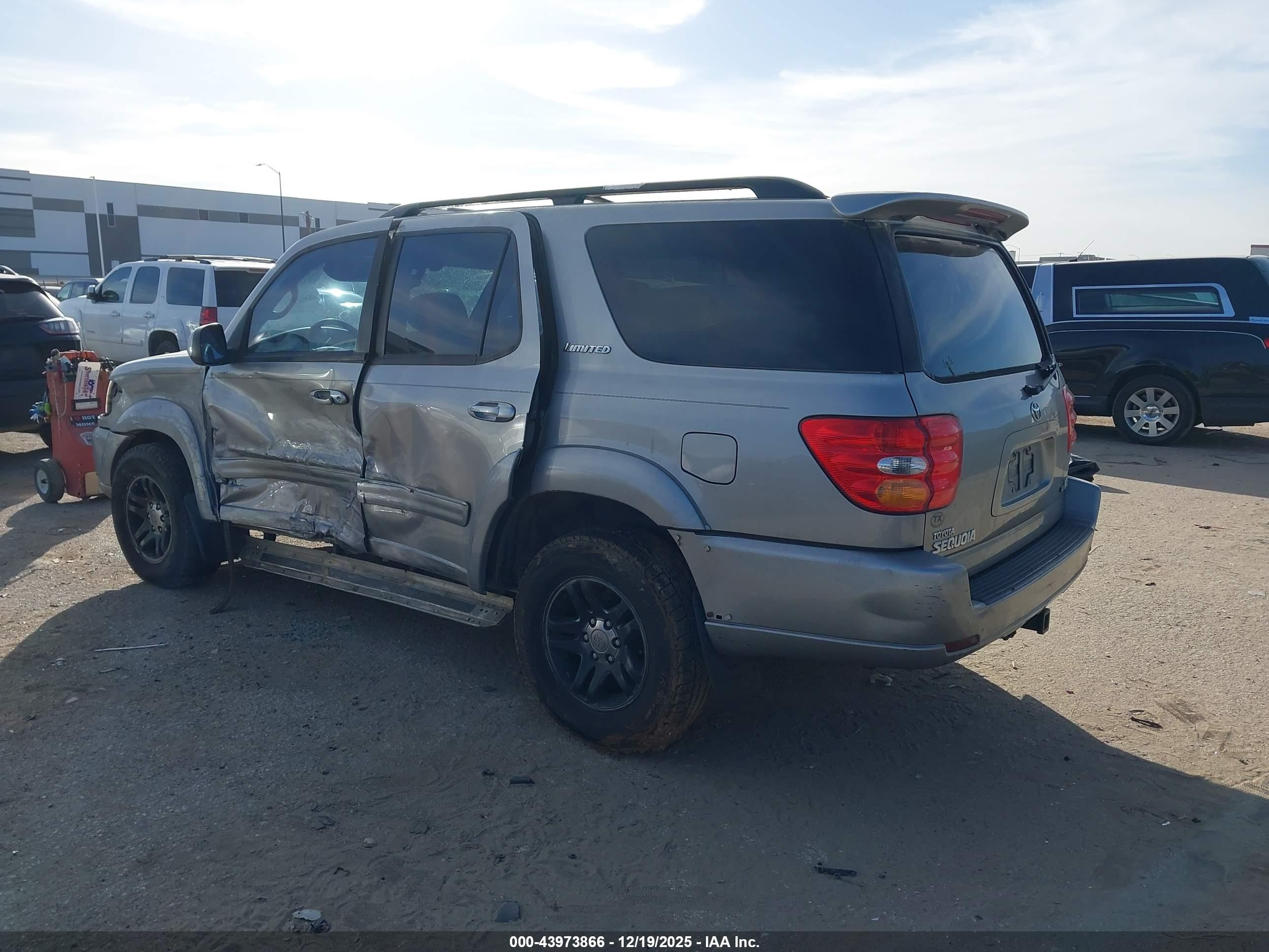 TOYOTA SEQUOIA image 3