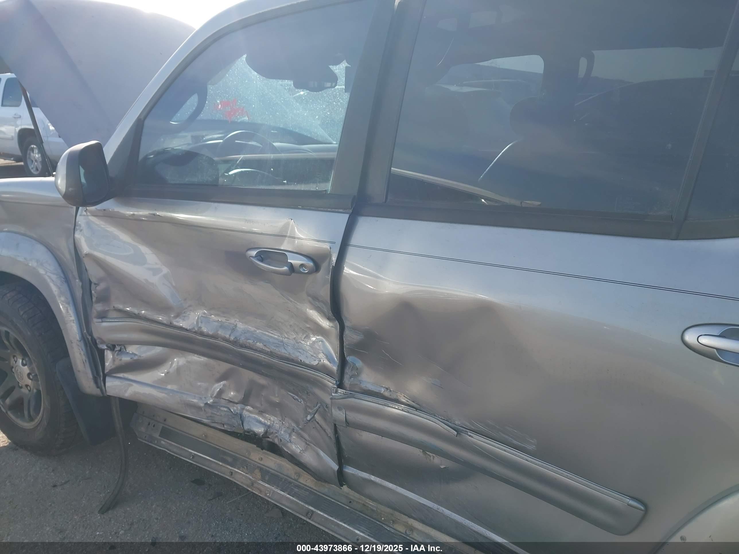 TOYOTA SEQUOIA image 6