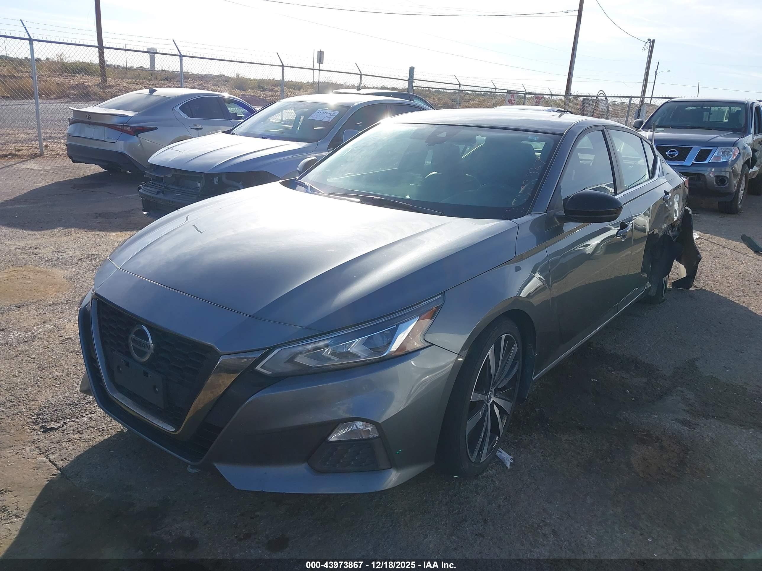 NISSAN ALTIMA image 2