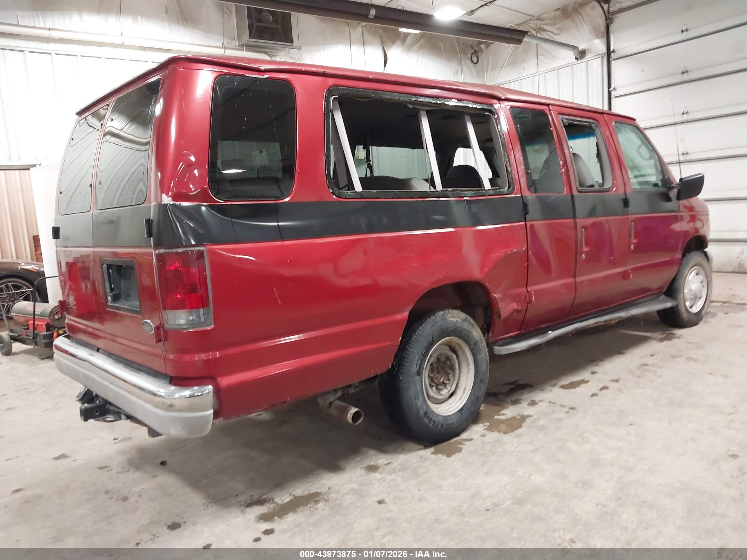 FORD E-350 image 4
