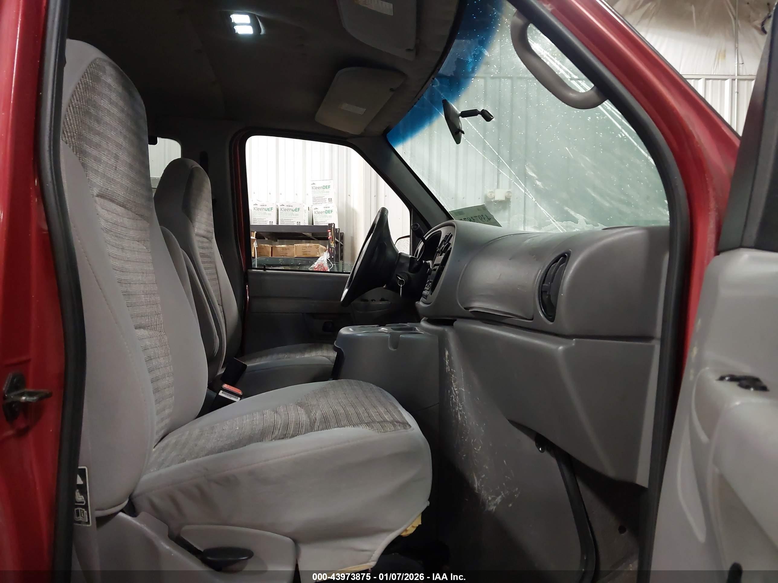 FORD E-350 image 8