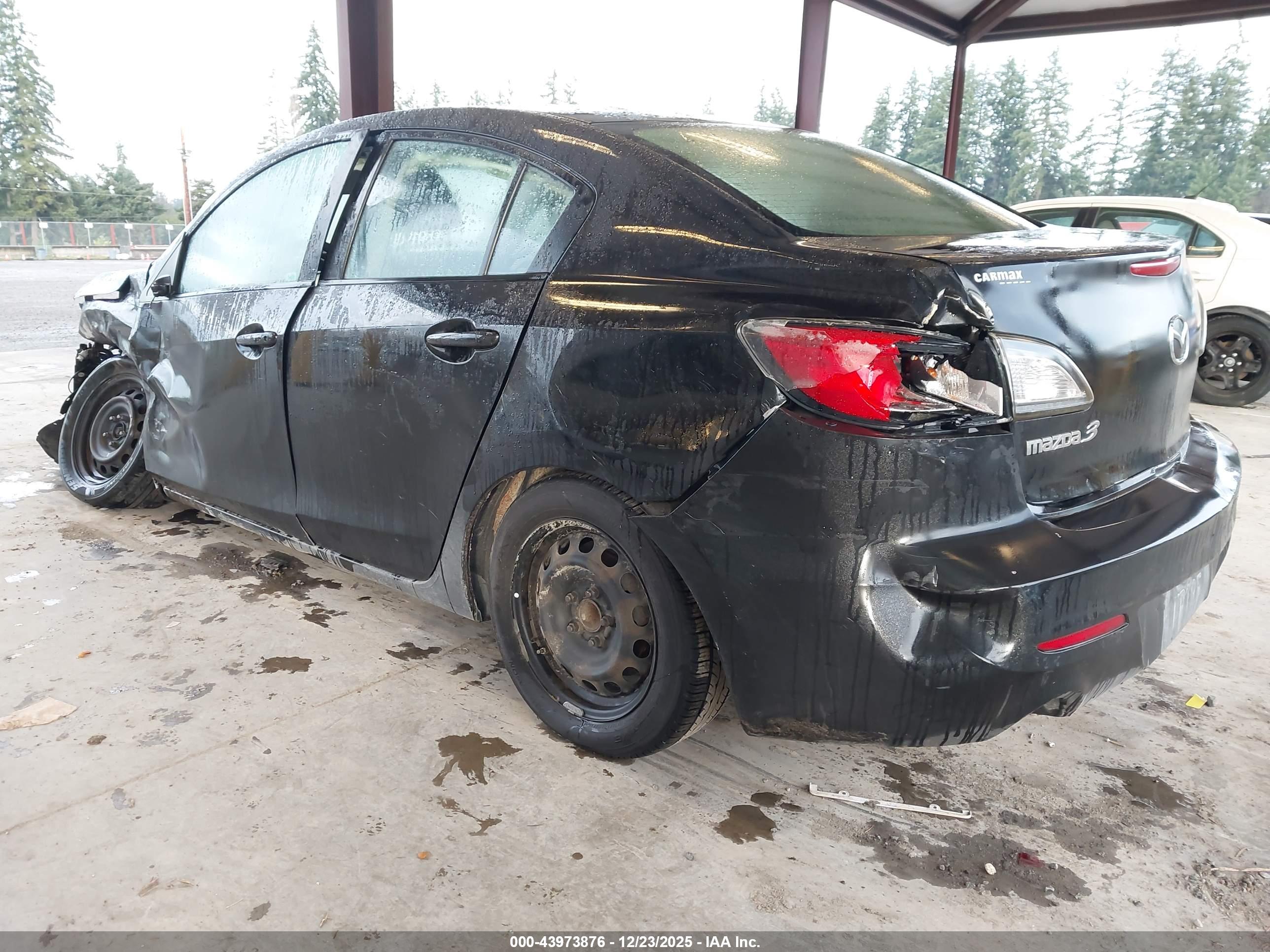 MAZDA MAZDA3 image 3
