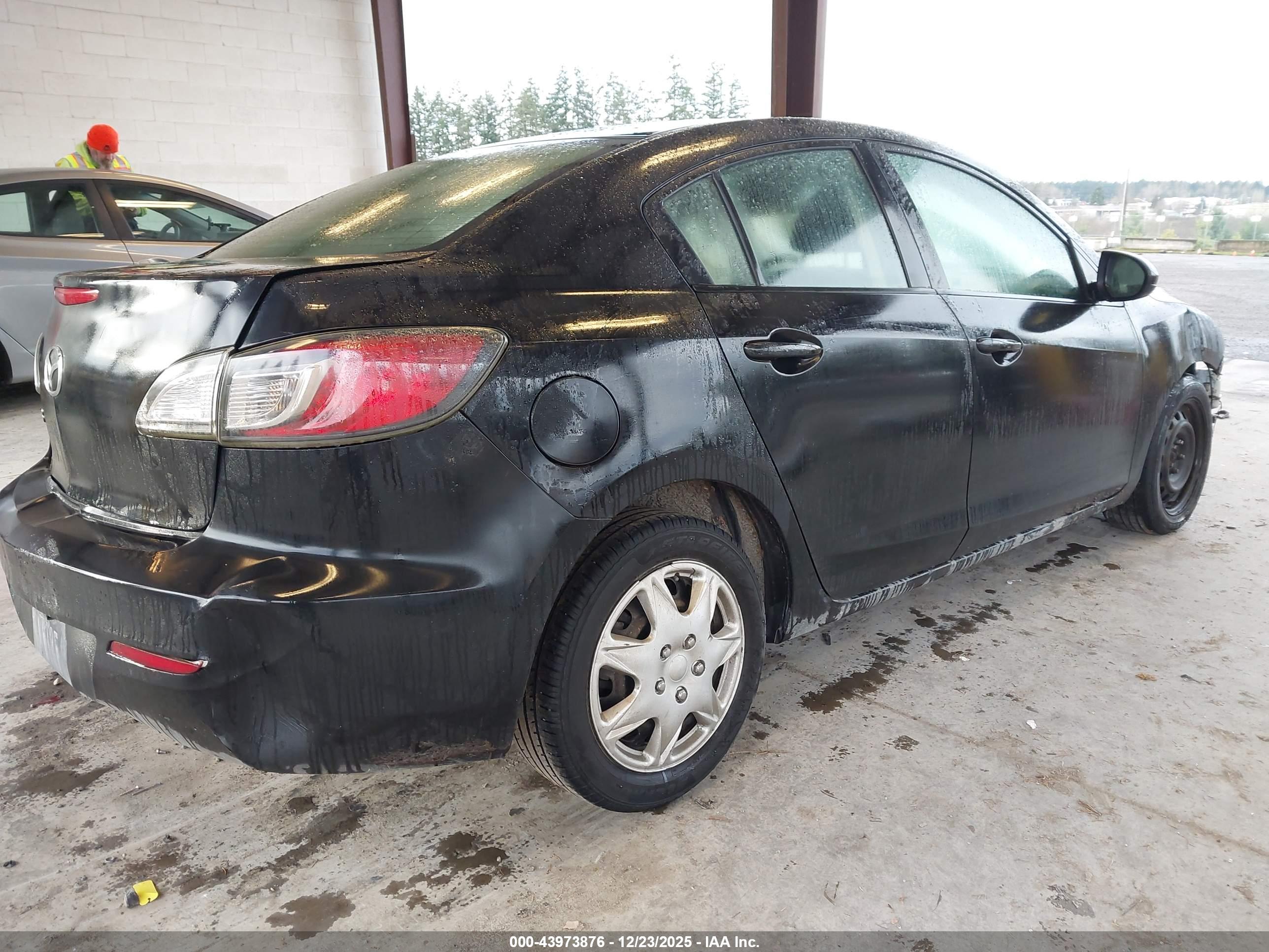 MAZDA MAZDA3 image 4
