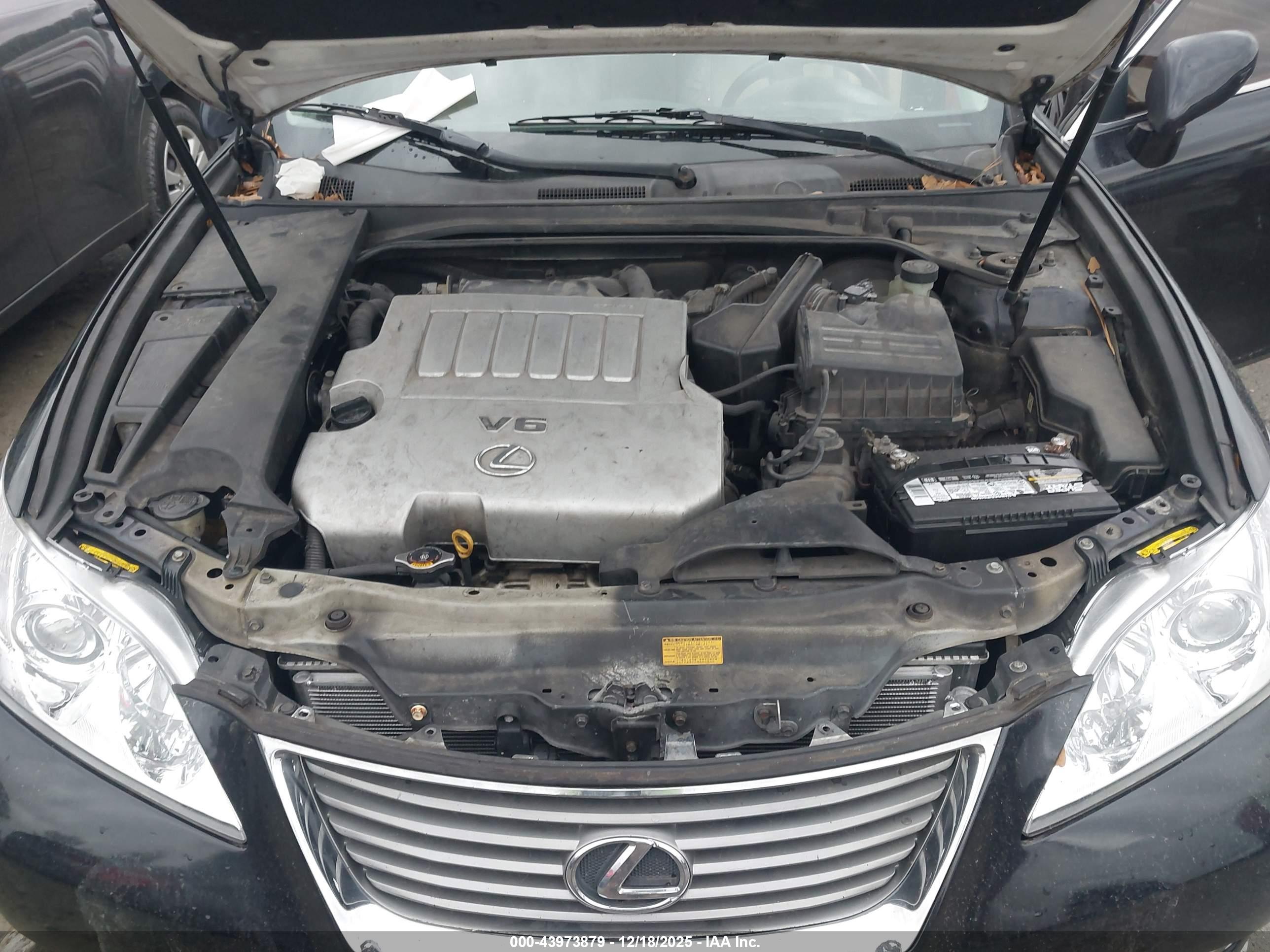 LEXUS ES image 10