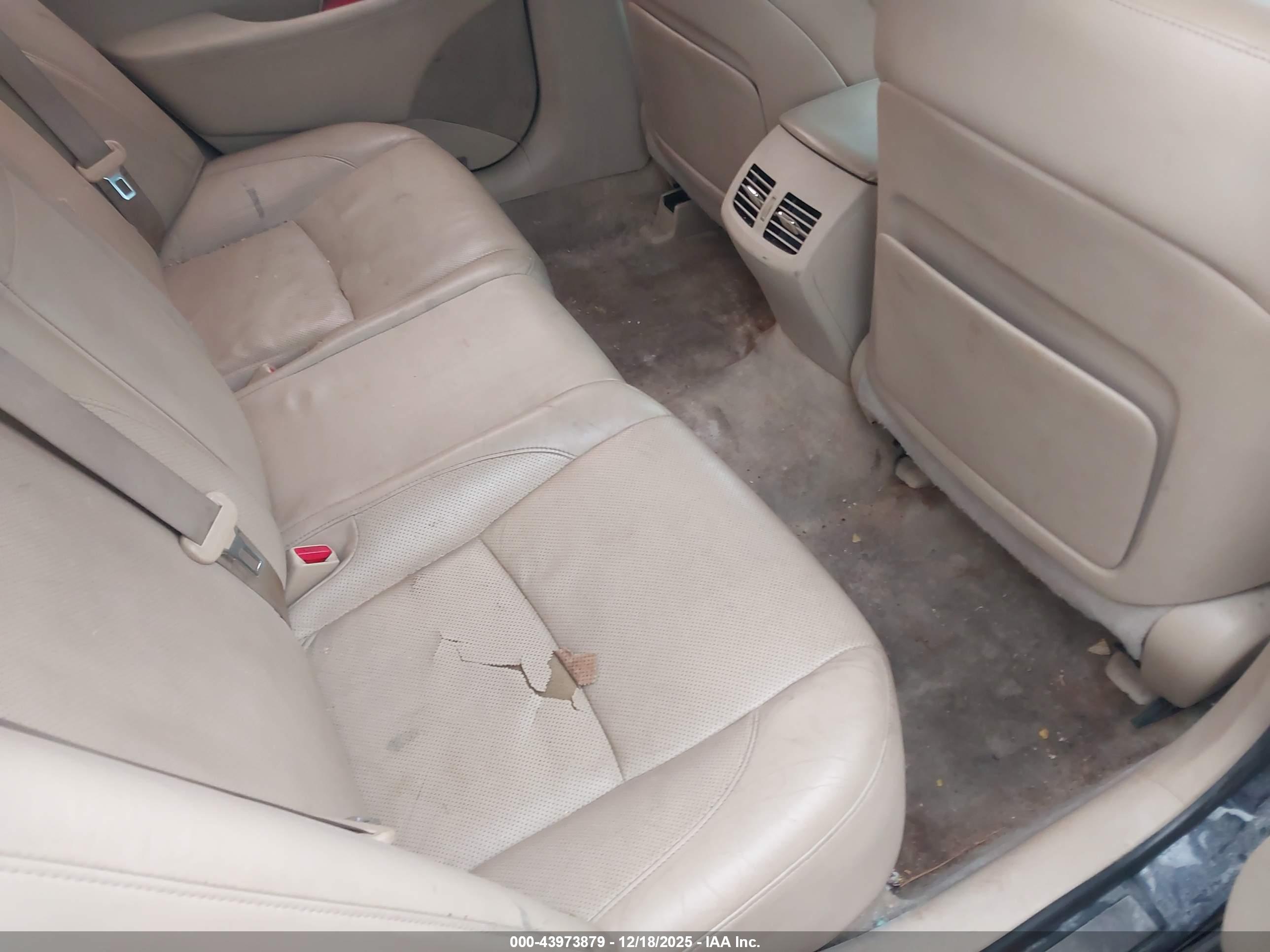 LEXUS ES image 8