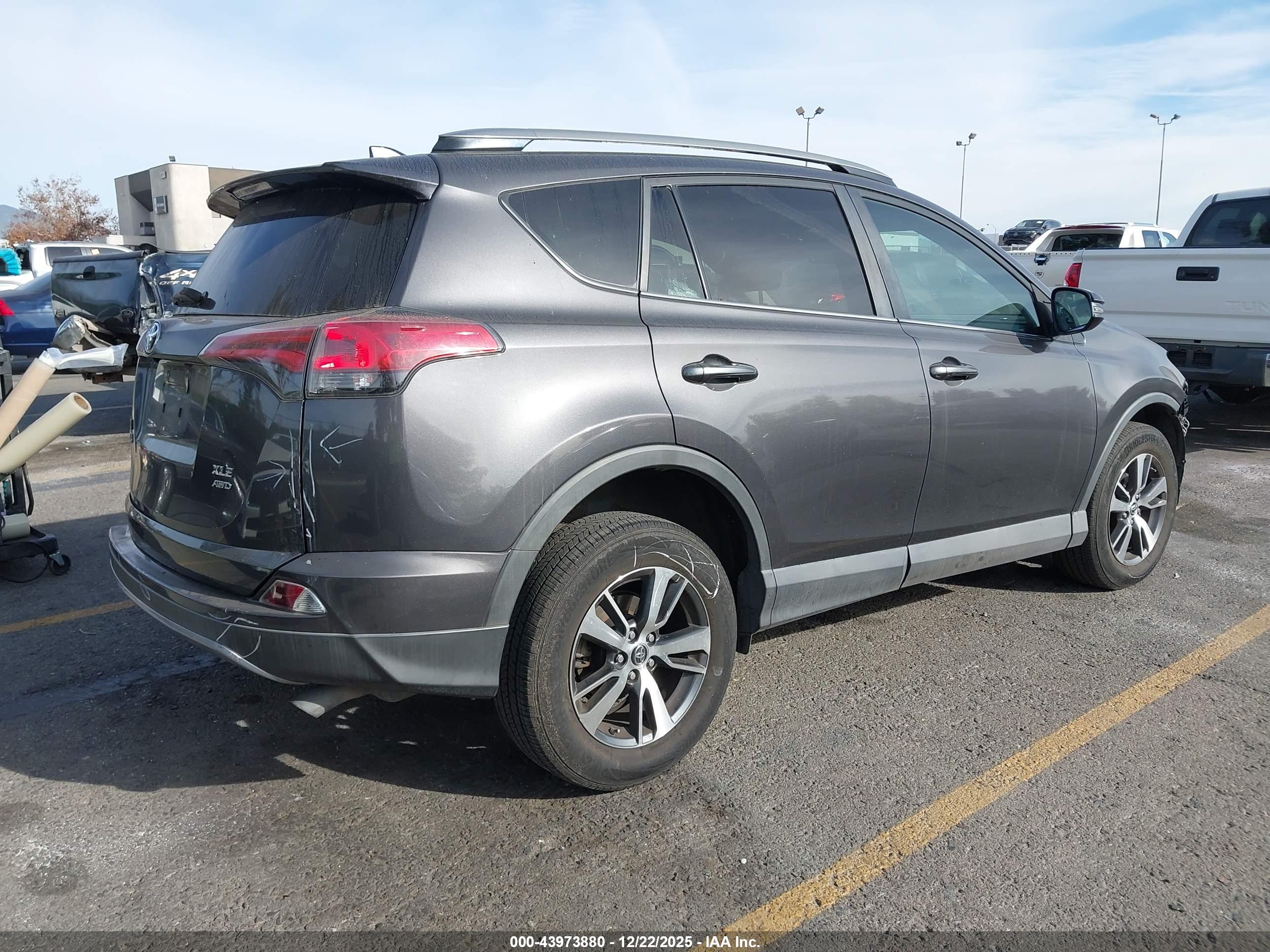 TOYOTA RAV4 image 4