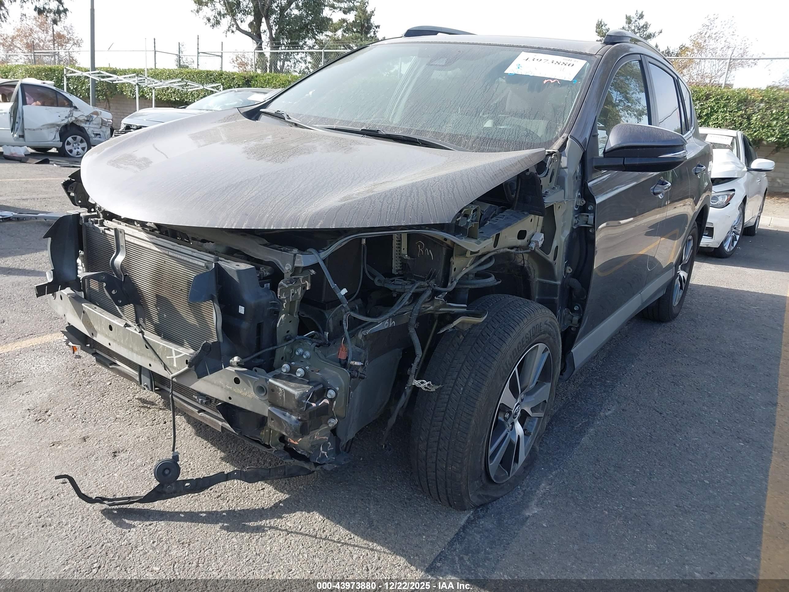 TOYOTA RAV4 image 6