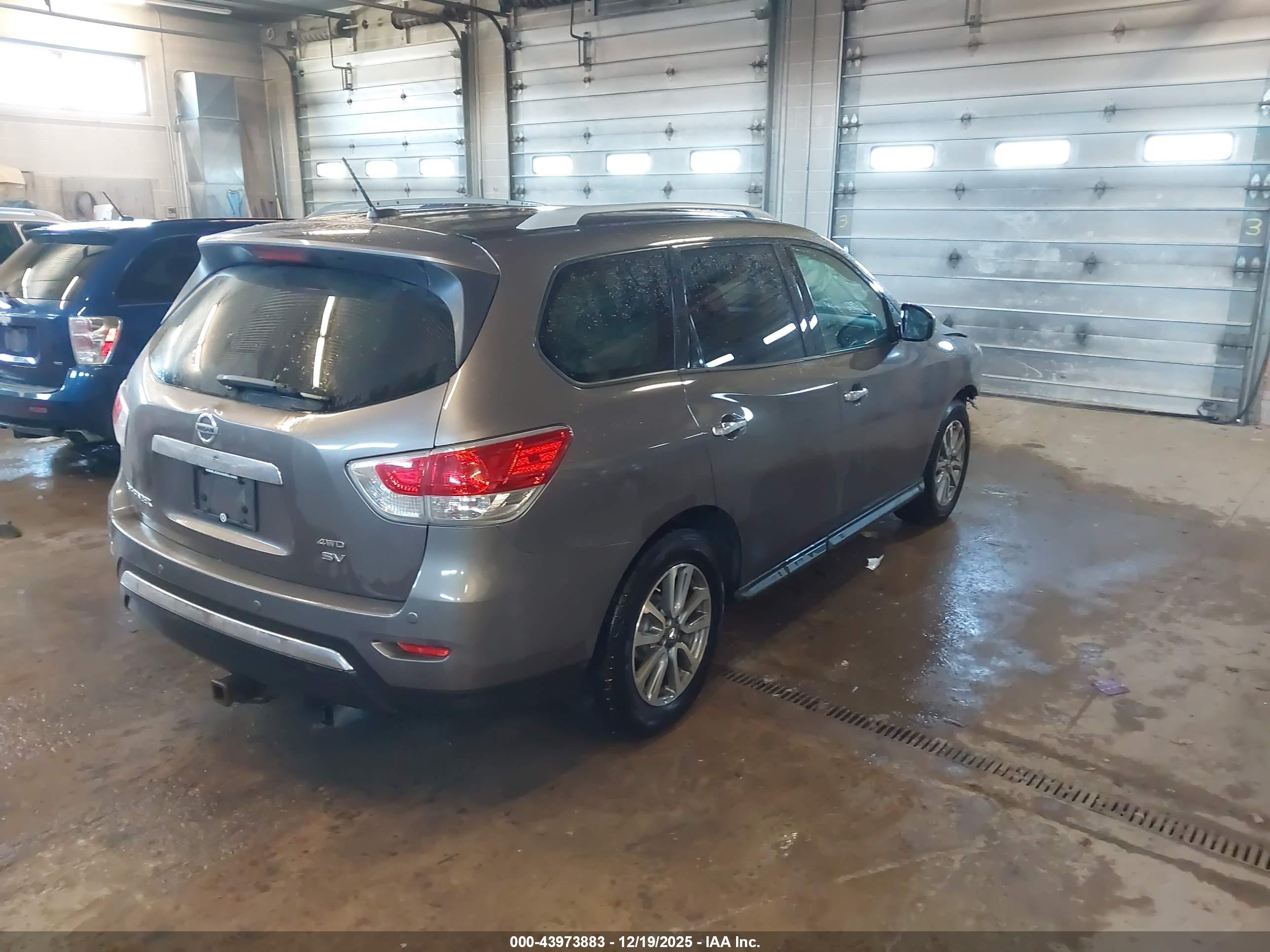 NISSAN PATHFINDER image 4