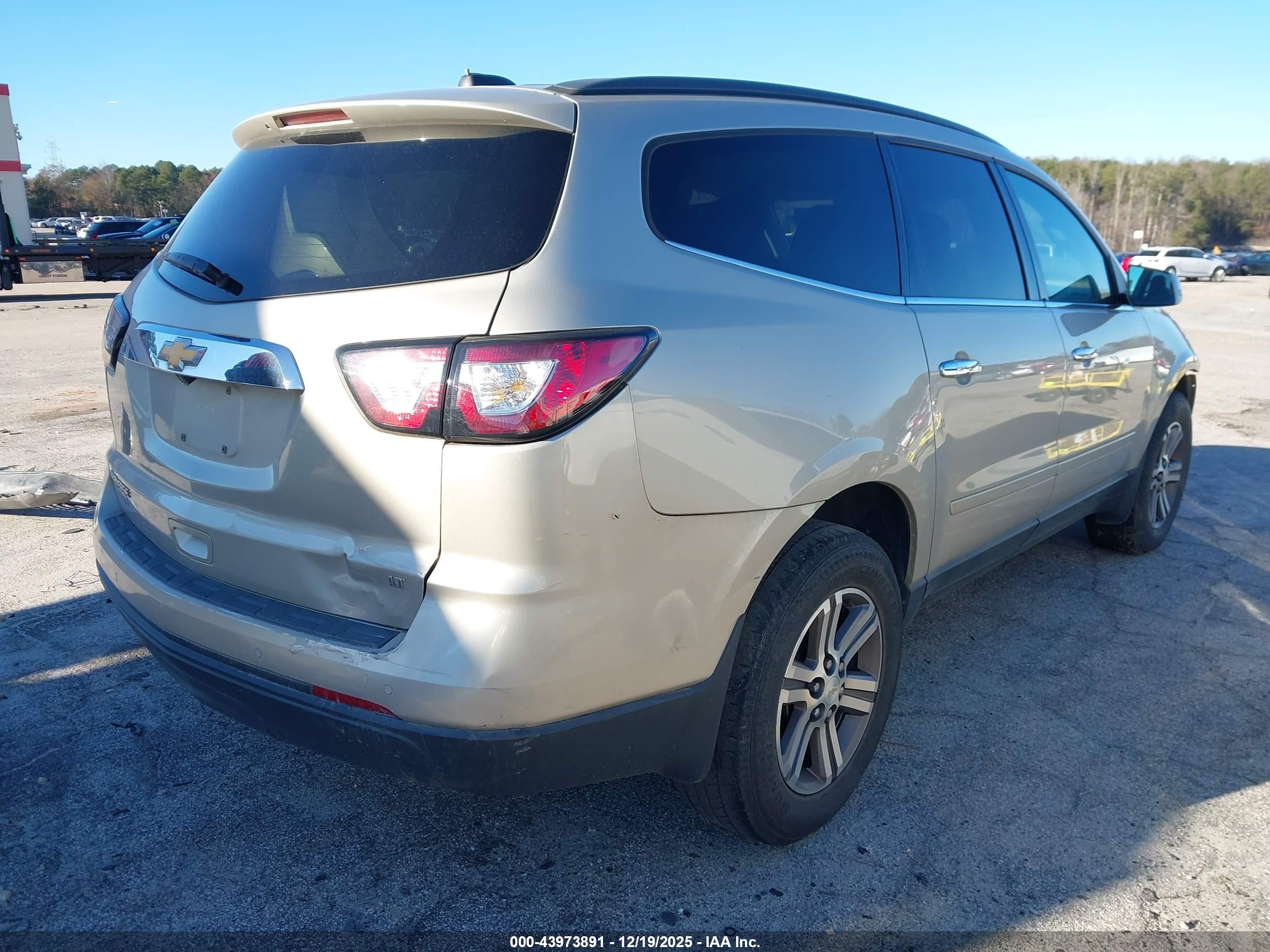 CHEVROLET TRAVERSE image 4