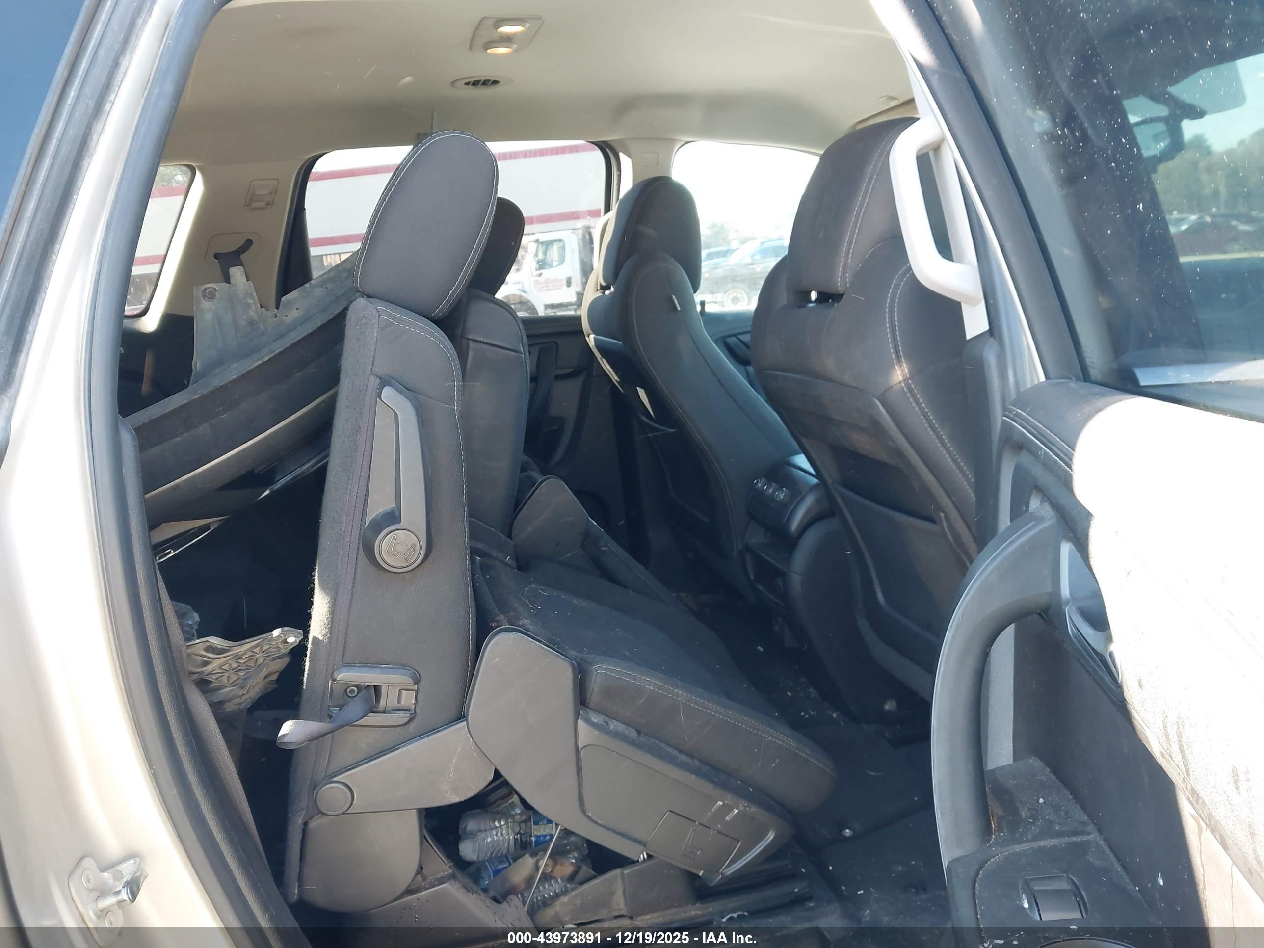CHEVROLET TRAVERSE image 8