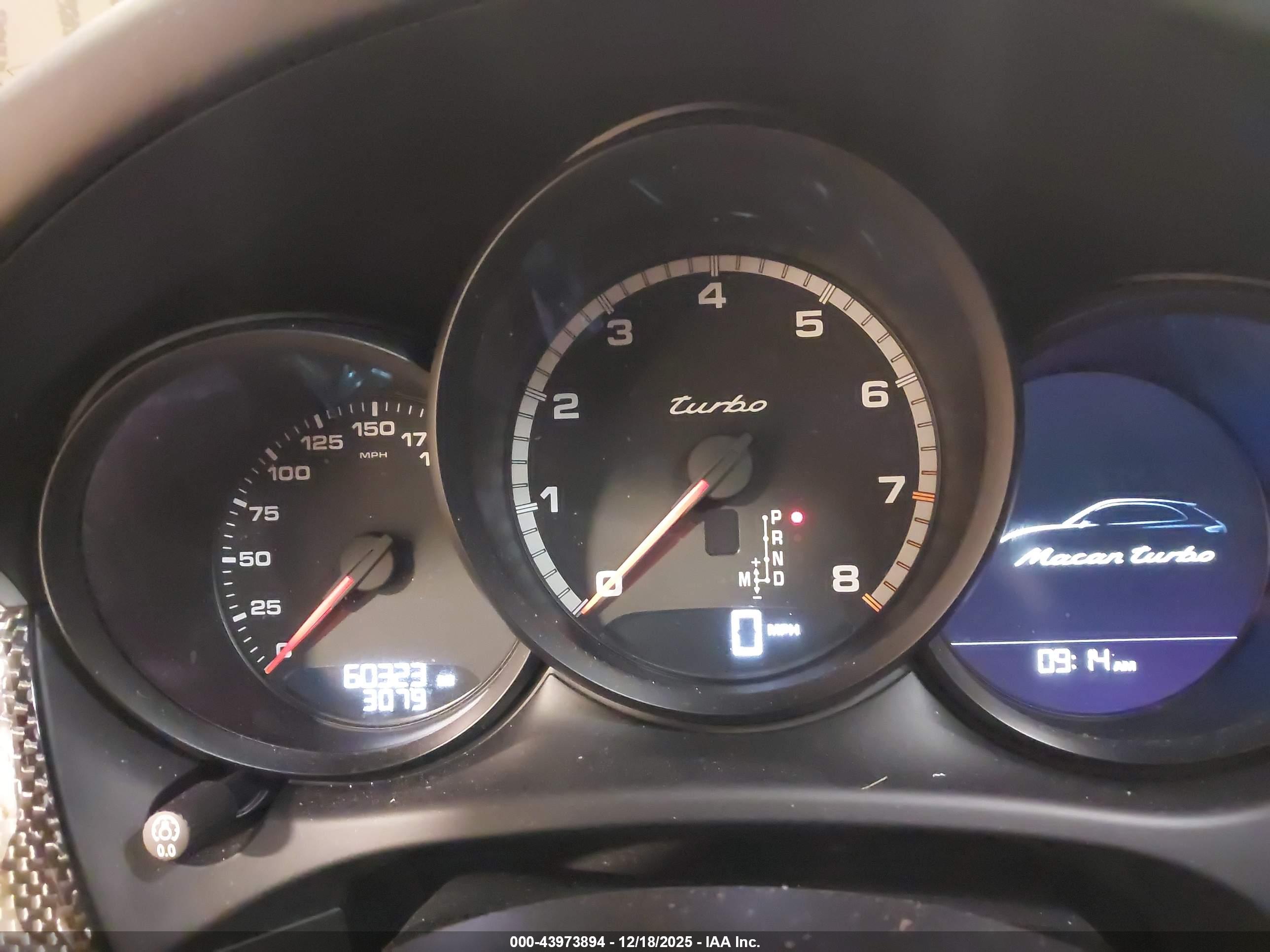 PORSCHE MACAN image 7